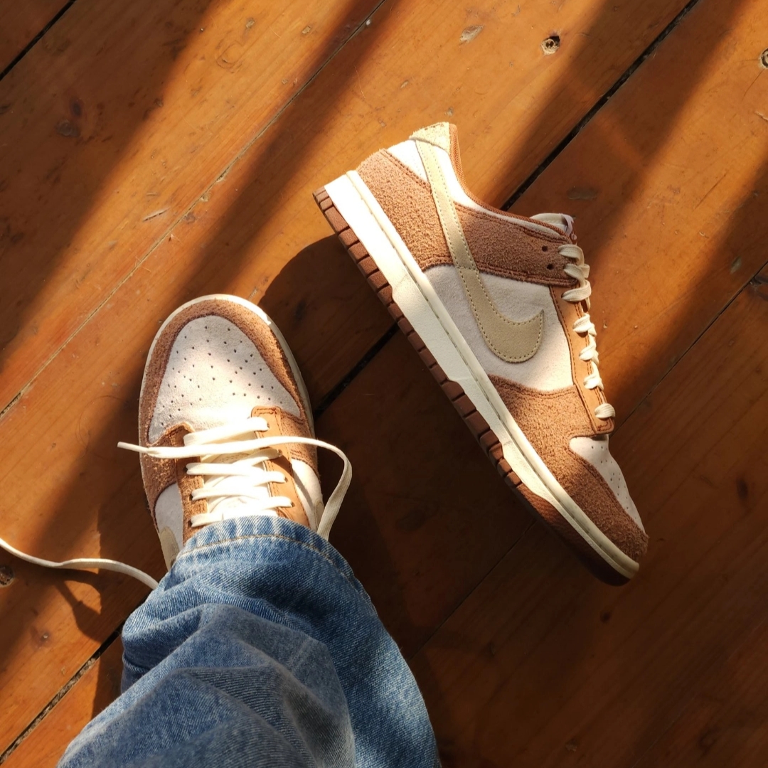 Nike Dunk Low Pro Premium Medium Curry 착용 스타일 - 1