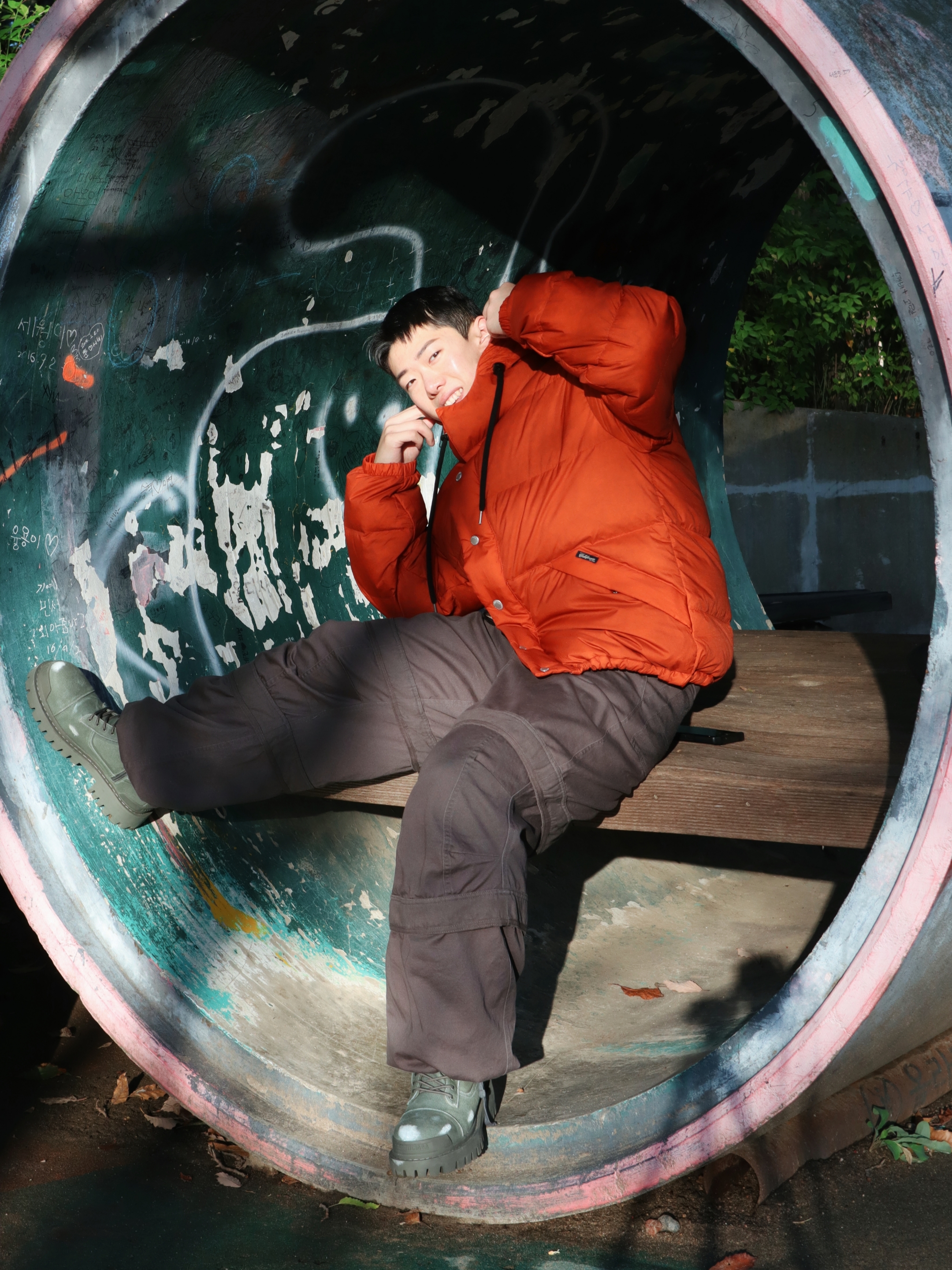 Farfromwhat Far Layered Work Pants Charcoal 착용 스타일 - 1