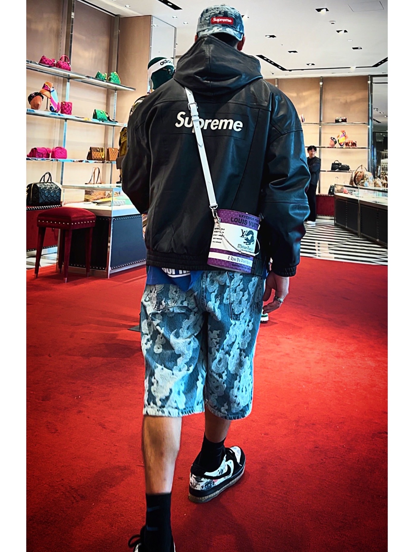 Supreme Flames Jacquard Denim Camp Cap Washed Indigo - 23SS, Supreme Flames Jacquard Baggy Denim Shorts Washed Indigo - 23SS 착용 스타일 - 1