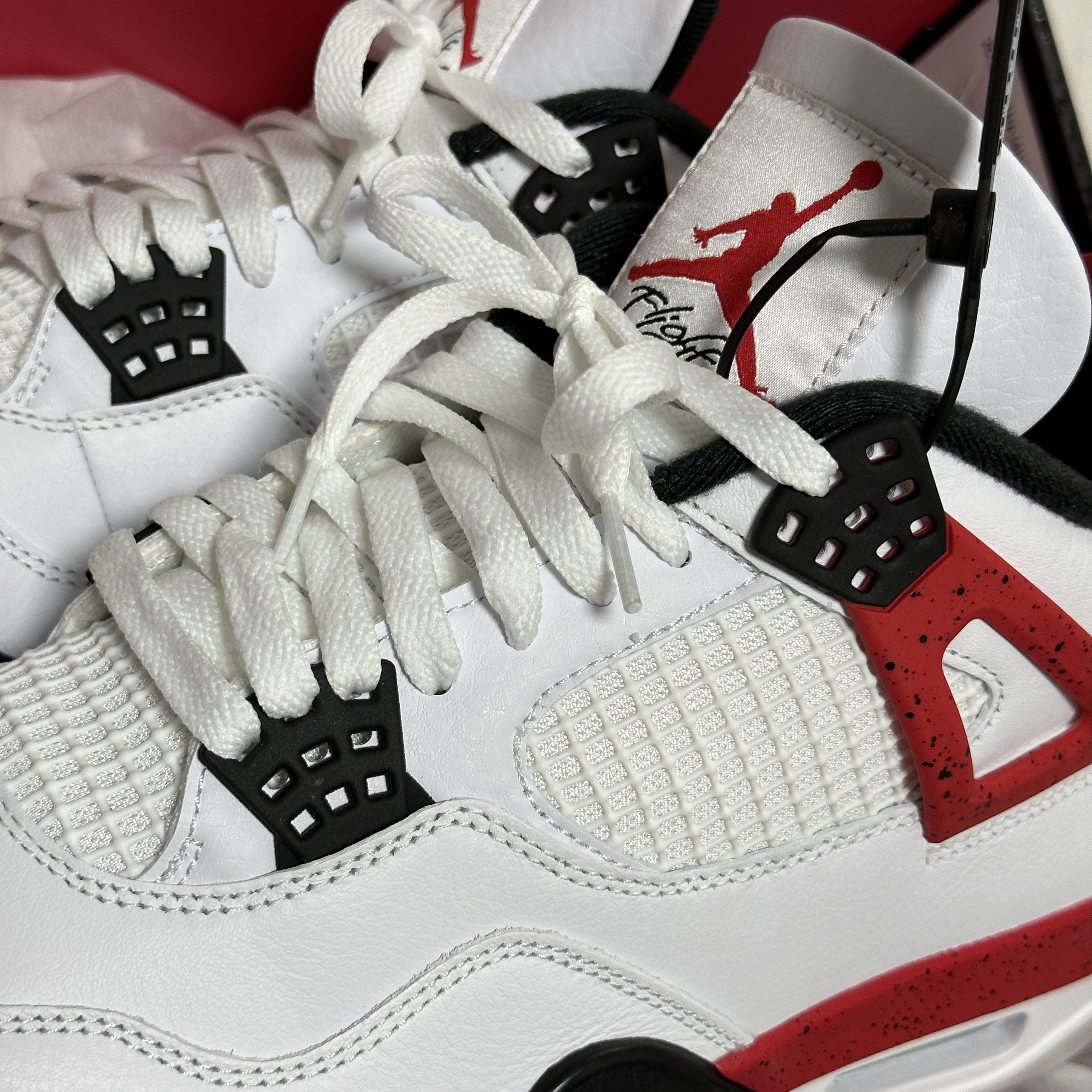 Jordan 4 Retro Red Cement 착용 스타일