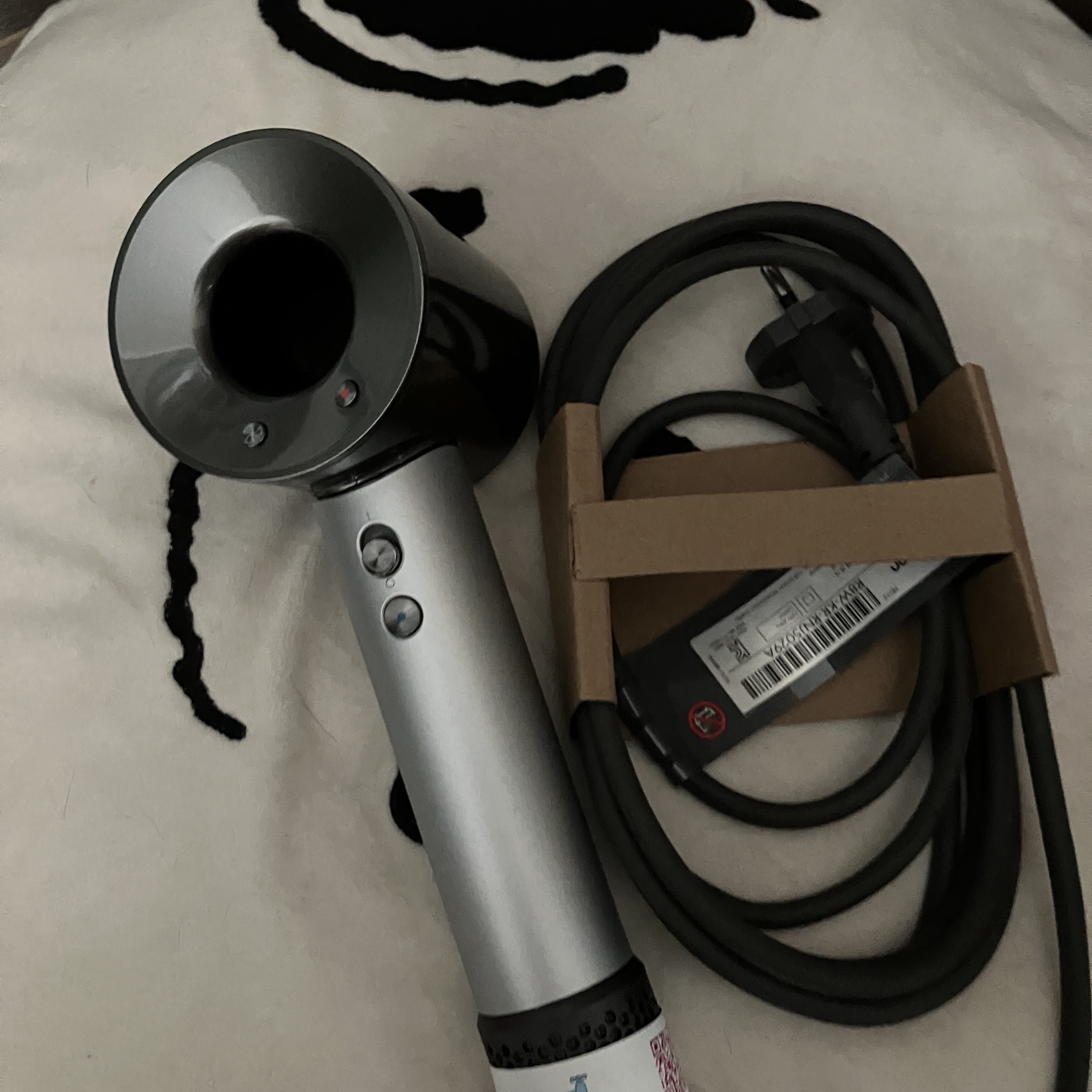 Dyson Supersonic Hair Dryer Professional Silver Nickel (Korean Ver.) 착용 스타일
