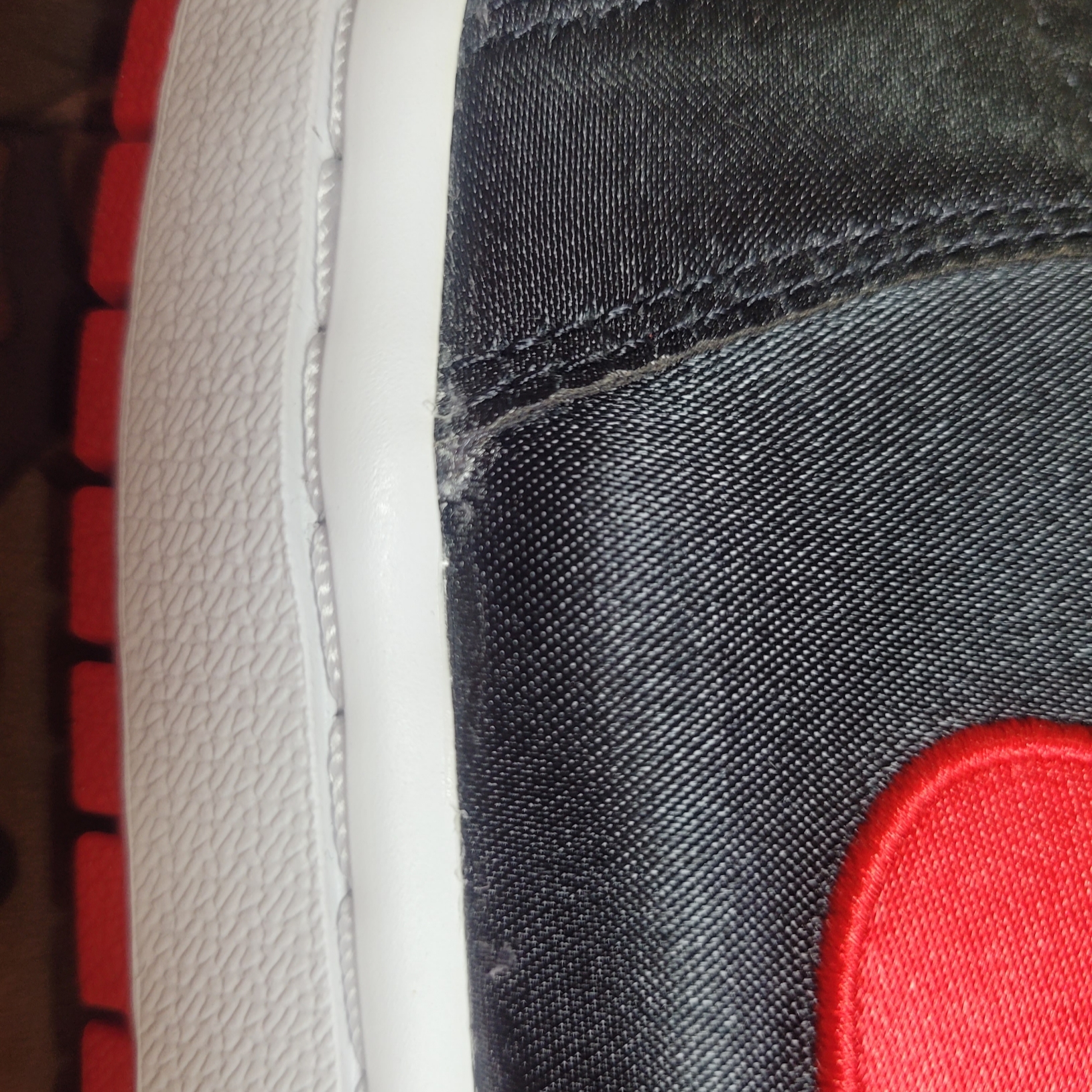 (W) Jordan 1 Retro High OG Satin Bred 착용 스타일 - 2