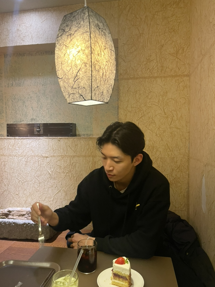KREAM 프로필 이미지