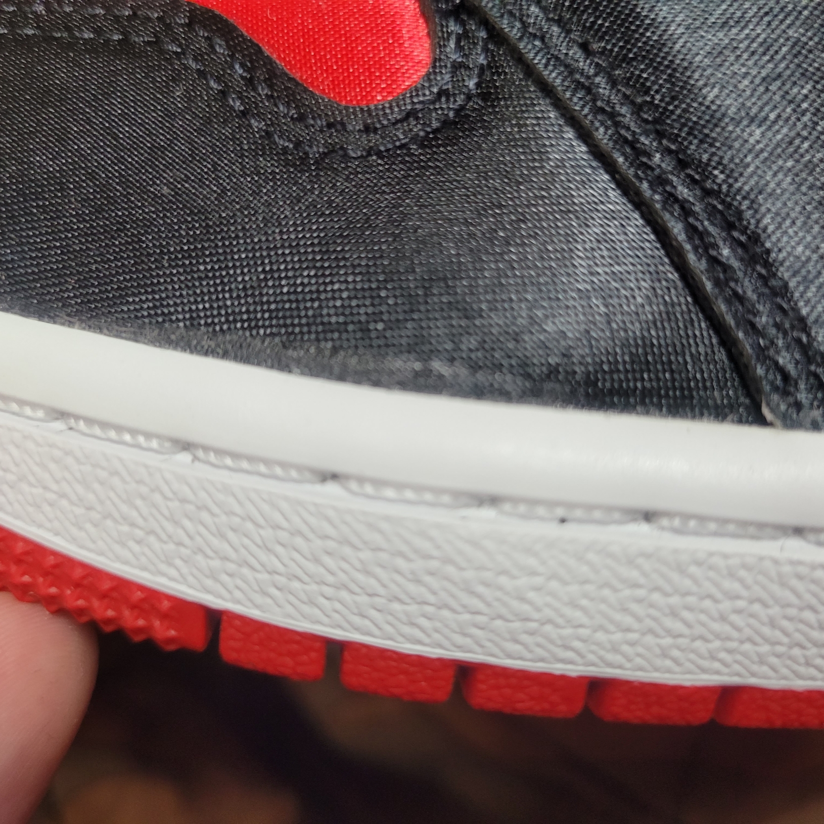 (W) Jordan 1 Retro High OG Satin Bred 착용 스타일 - 3