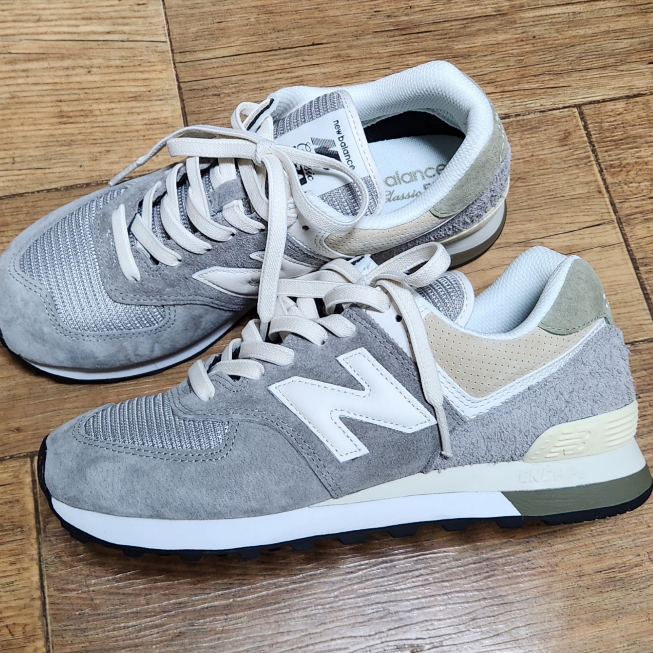 New Balance 574 Marblehead Incense, New Balance 990v1 Made in USA Marblehead Incense 착용 스타일 - 2