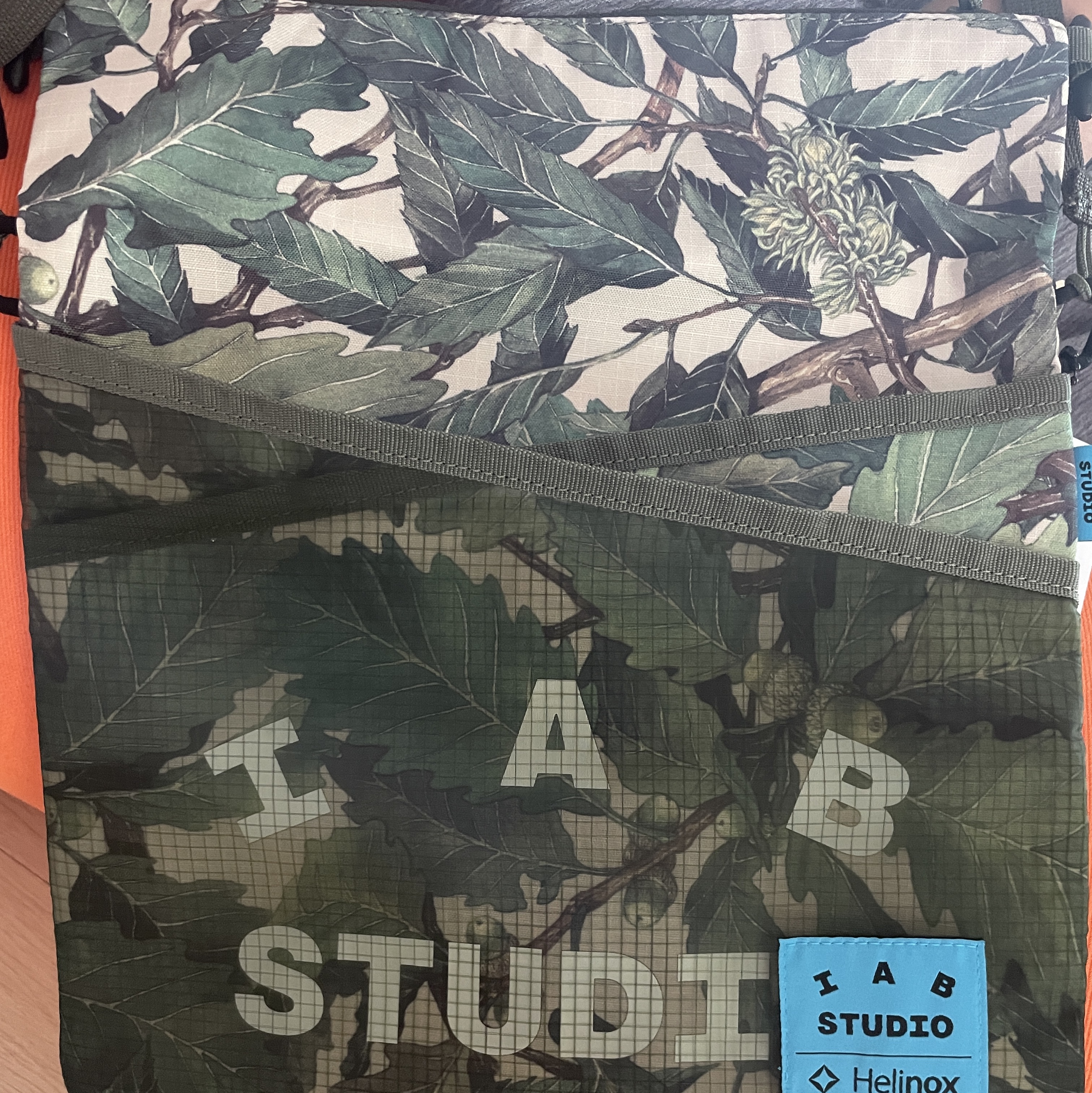 Helinox x IAB Studio Sacoche Standard #1 Bukhansan 착용 스타일