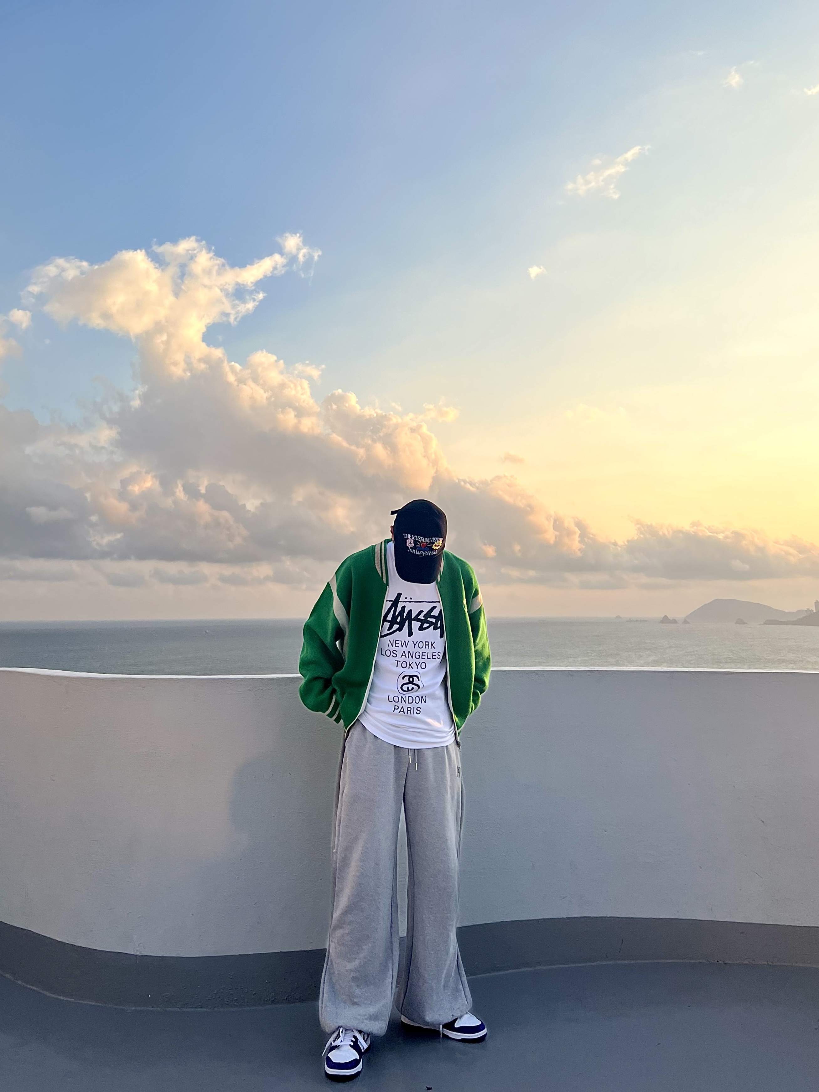 Stussy World Tour LS T-Shirt White, Nike Dunk Low Retro Championship Court Purple 착용 스타일