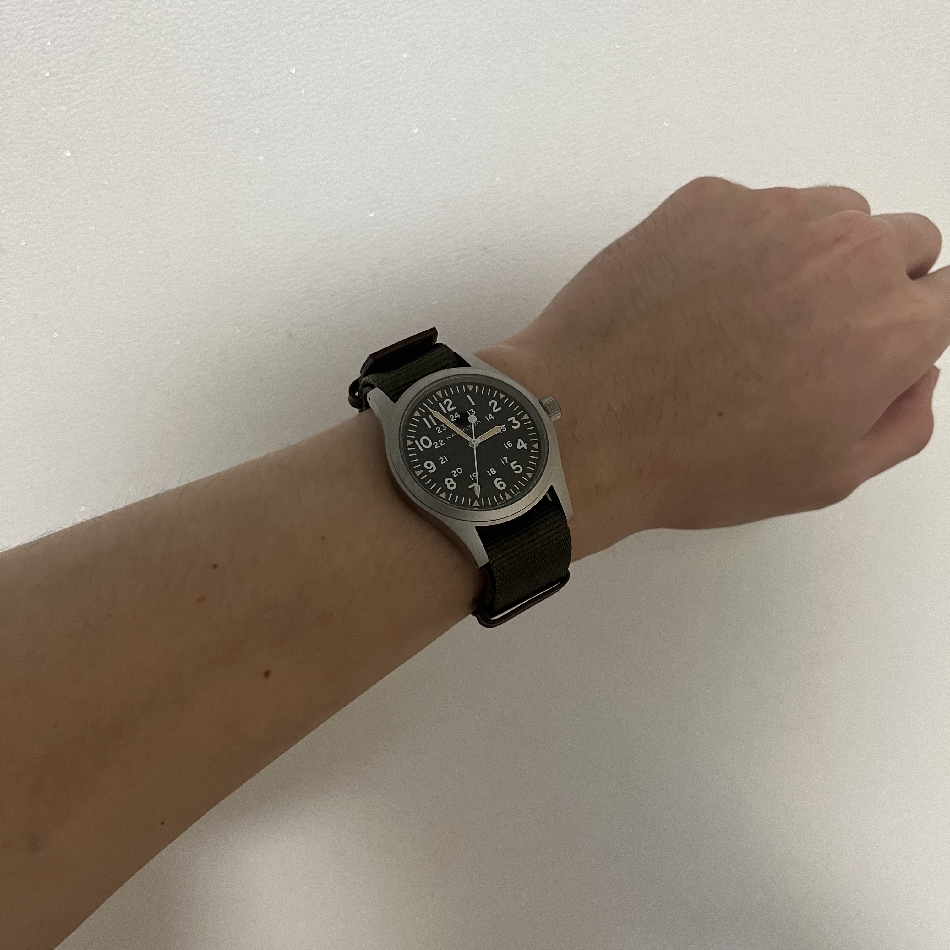 Hamilton Khaki Field Mechanical 38mm Nato Strap Green Black 착용 스타일 - 1