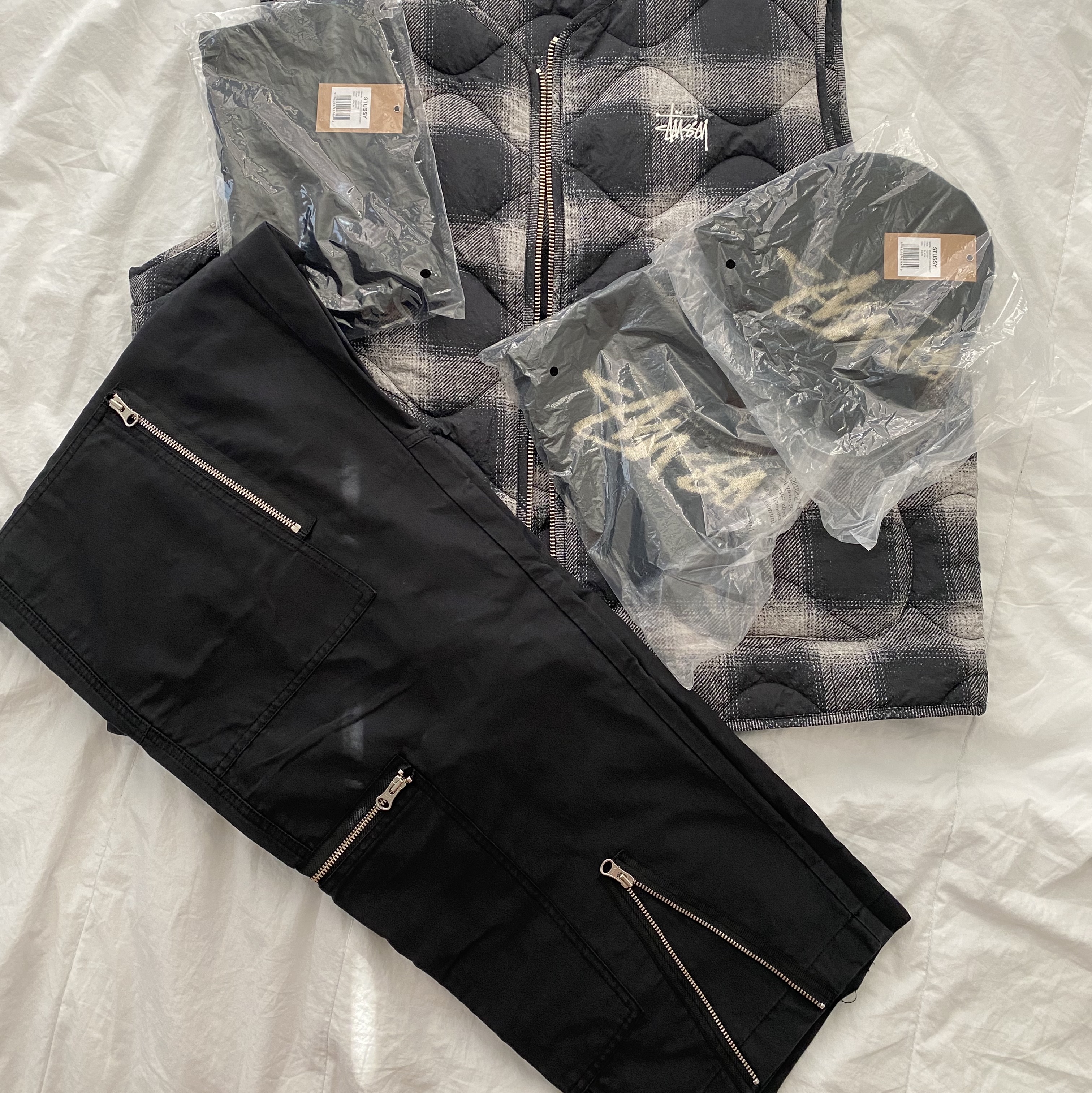 Stussy Plaid Nylon Liner Vest Black, Stussy Nyco Flight Pants Black 착용 스타일