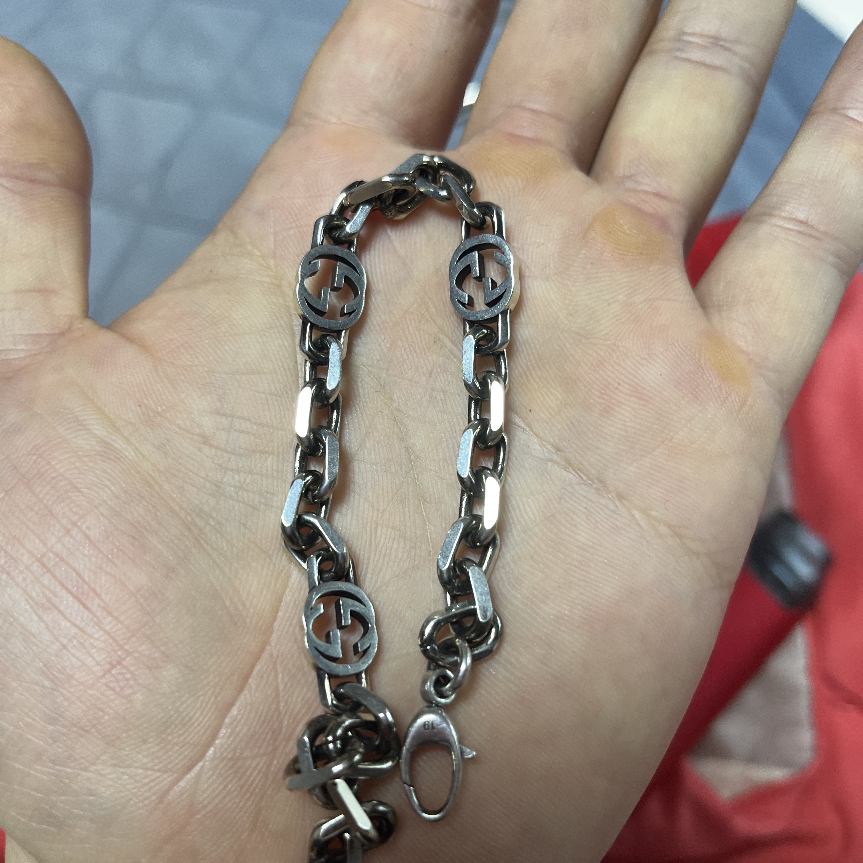 Gucci Interlocking G Bracelet Silver 착용 스타일 - 2
