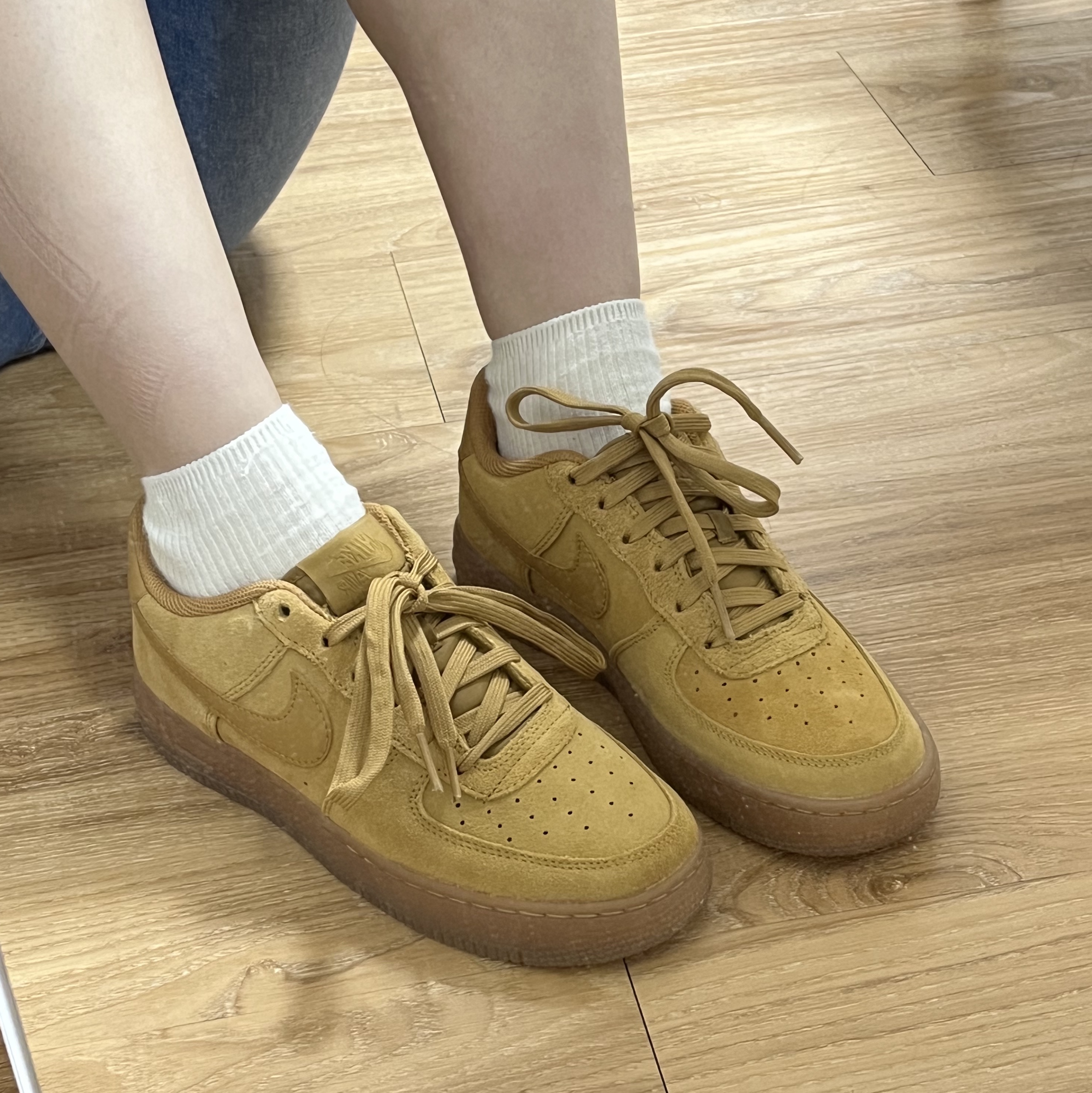 (GS) Nike Air Force 1 LV8 3 Wheat 착용 스타일