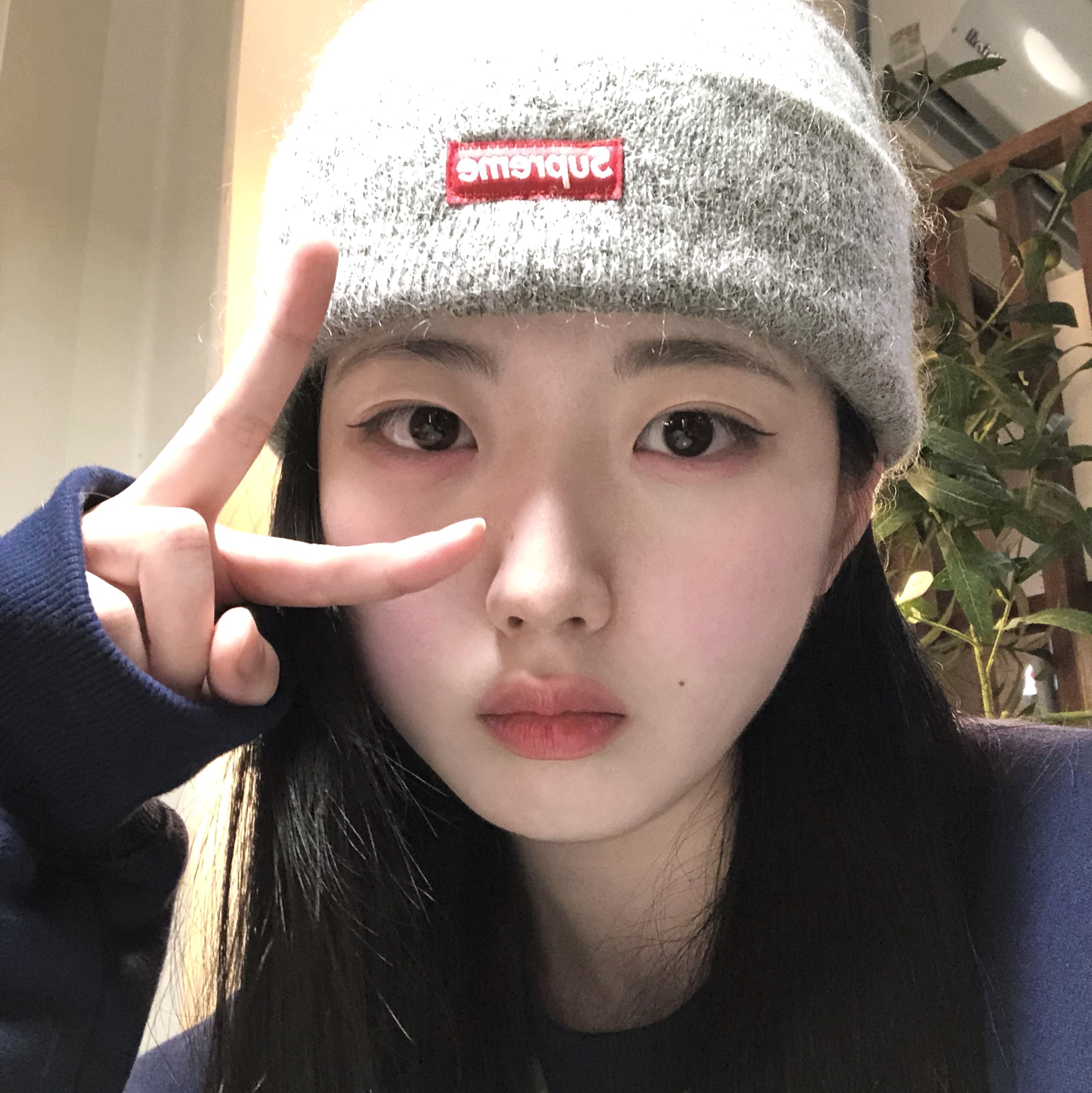 Supreme Mohair Beanie Heather Grey - 23FW 착용 스타일 - 1