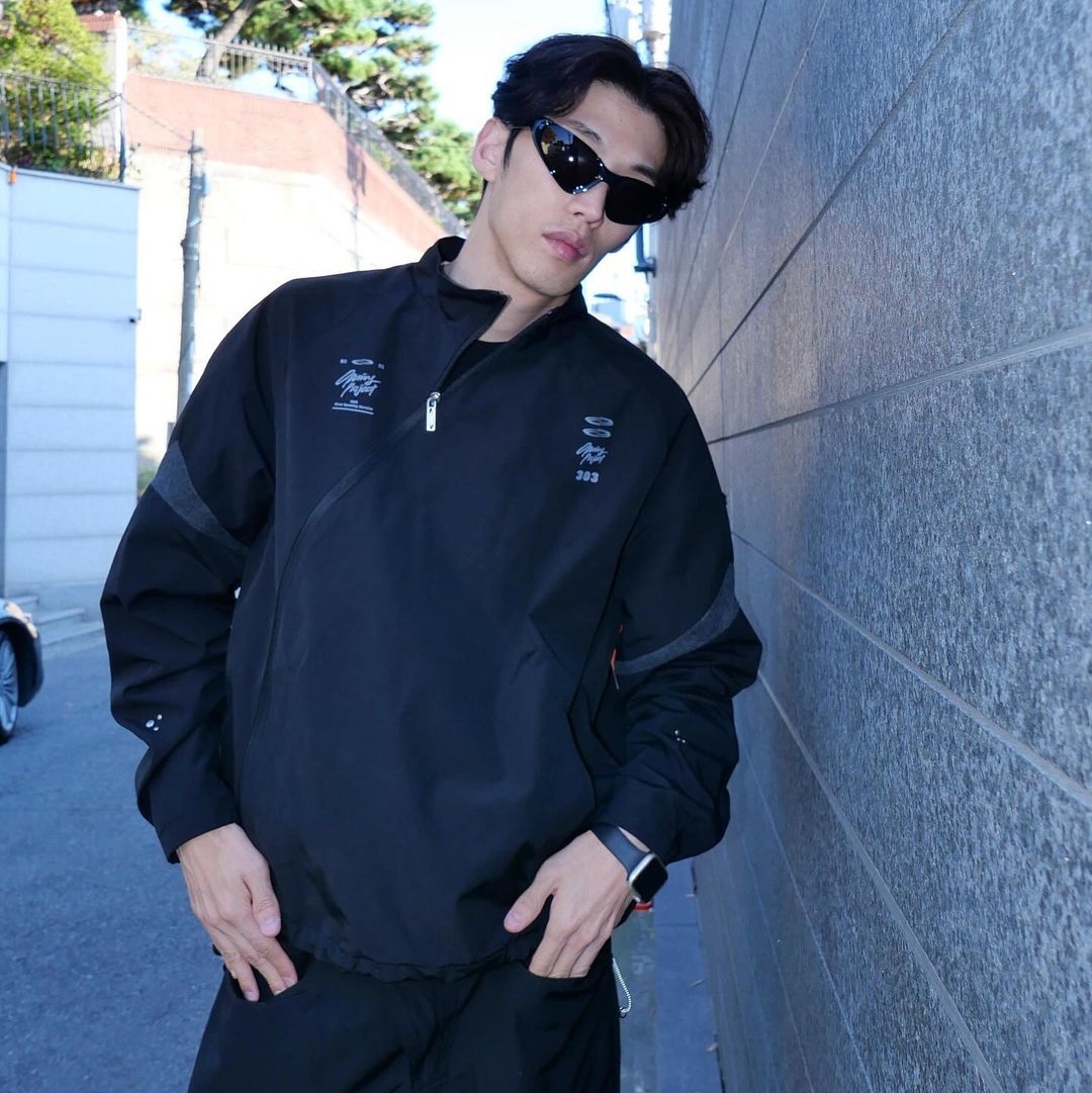 Opening Project 303 Cropped Jacket Black, Opening Project 303 Cropped Jacket Charcoal 착용 스타일 - 1