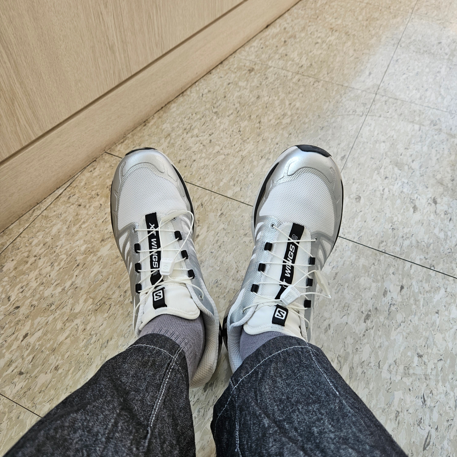 Salomon XT-Wings 2 White Silver Metallic 착용 스타일 - 5