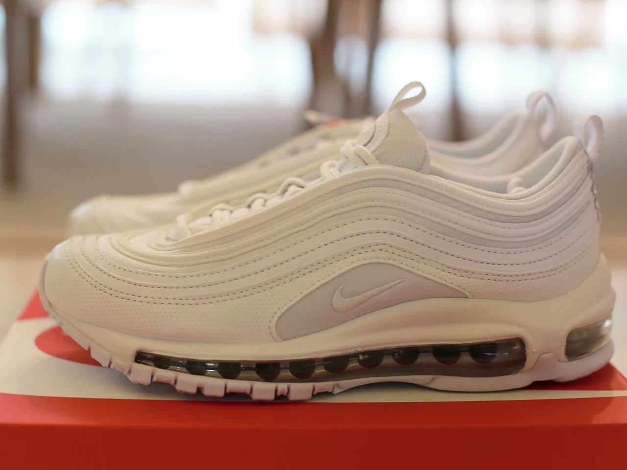 (GS) Nike Air Max 97 White Metallic Silver 착용 스타일 - 1