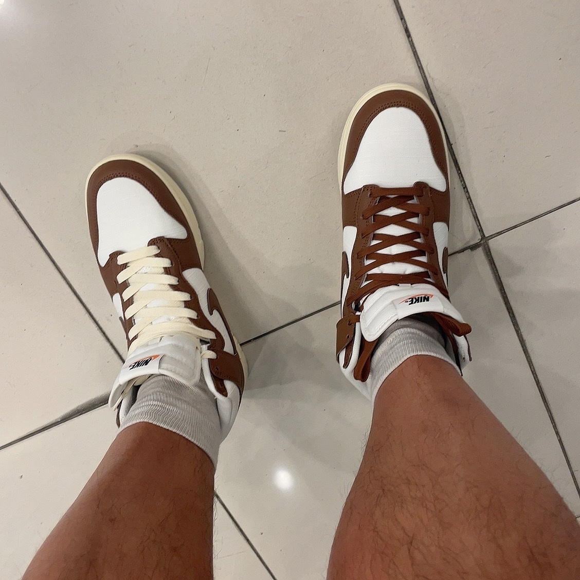 Nike Dunk High PRM Pecan and Sail 착용 스타일 - 2