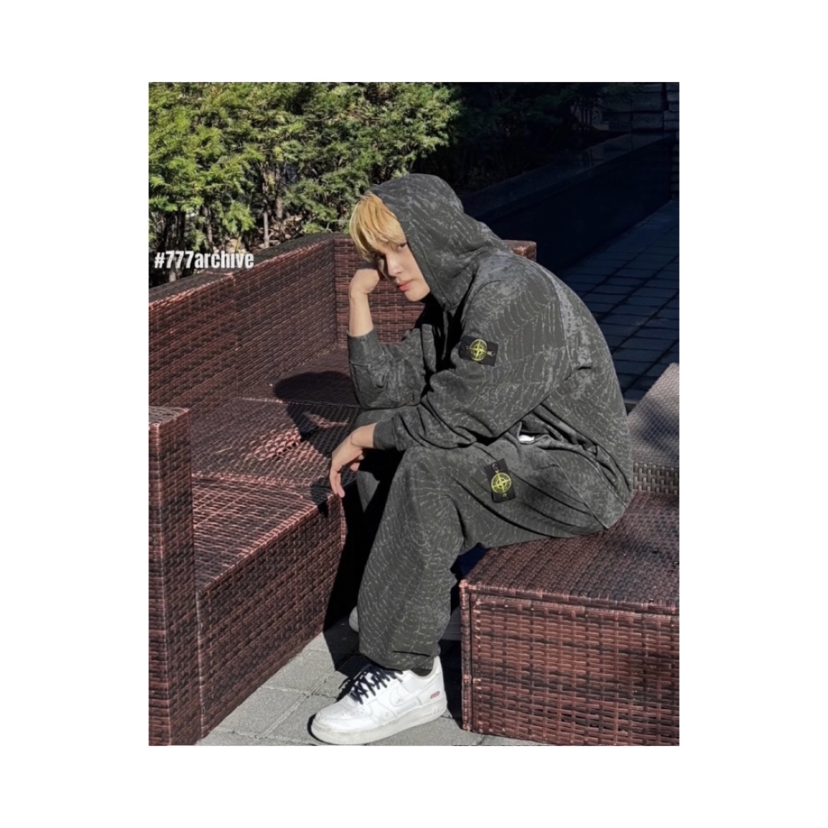Supreme x Stone Island Hooded Sweatshirt Black - 23FW, Supreme x Stone Island Sweatpant Black - 23FW 착용 스타일 - 1
