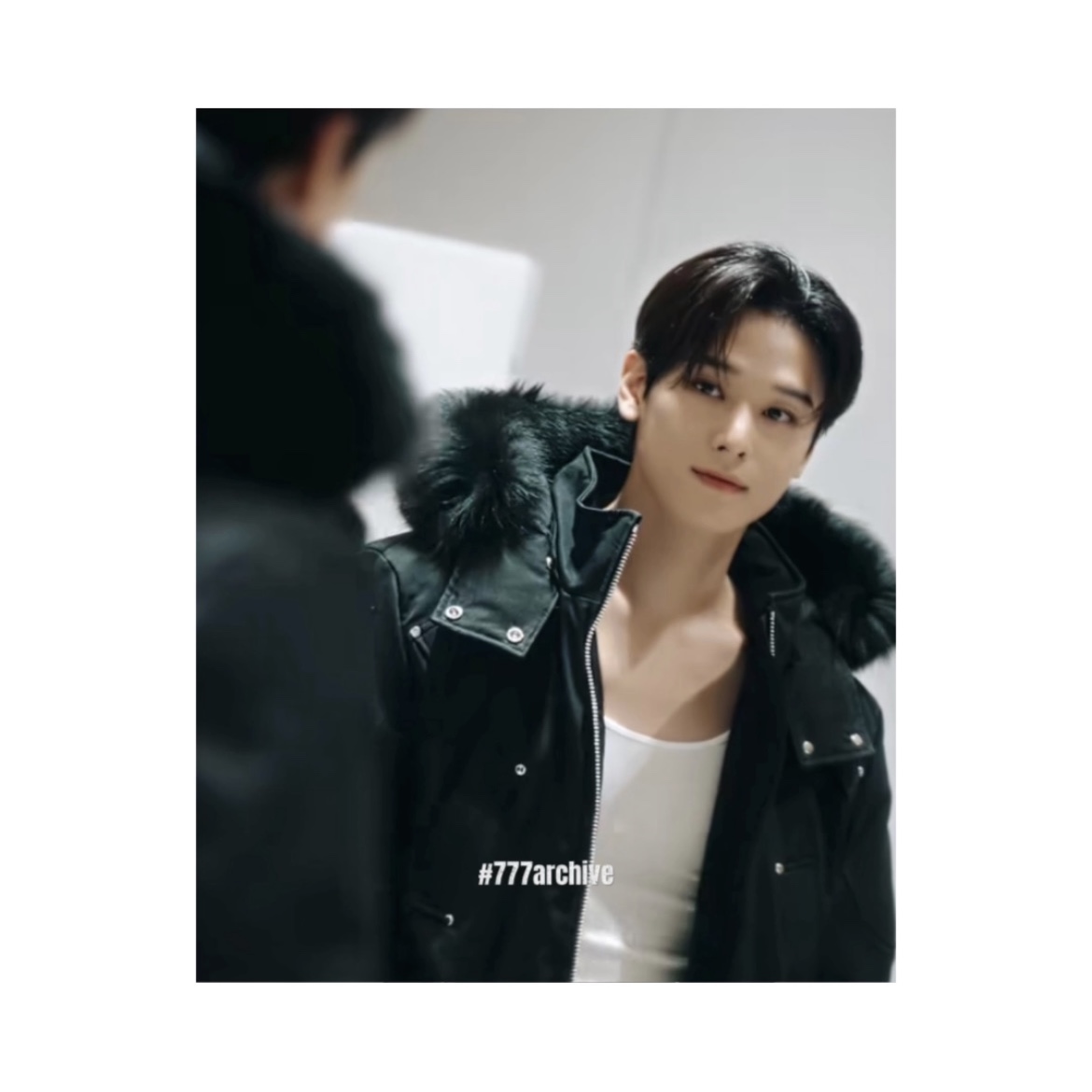 Nike x Ambush Air Adjust Force SP Summit White and Black, Moose Knuckles Ballistic Bomber Black Fox Fur Black 착용 스타일 - 6