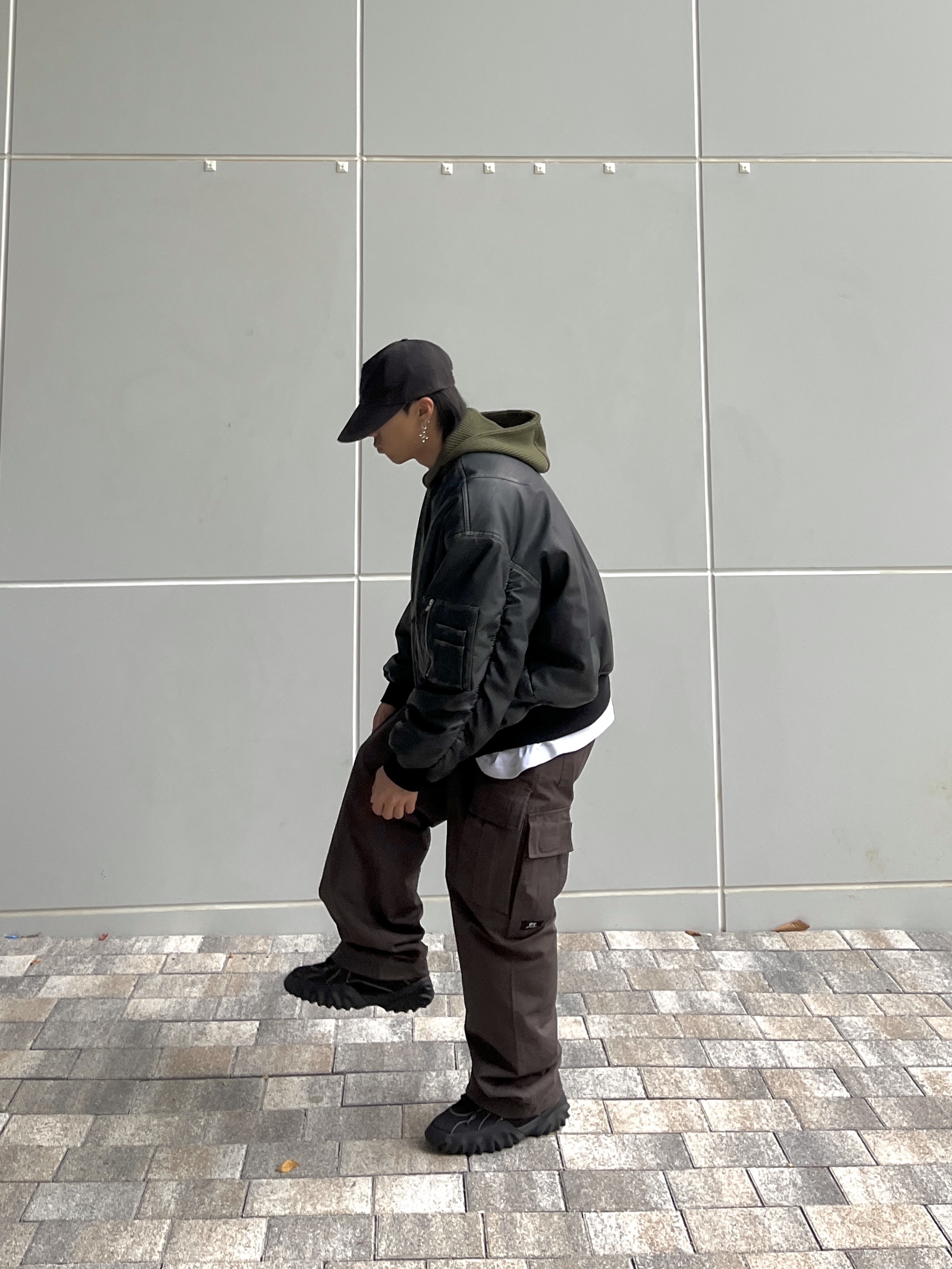 Oakley Factory Team x Brain Dead Chop Saw Black 착용 스타일 - 2