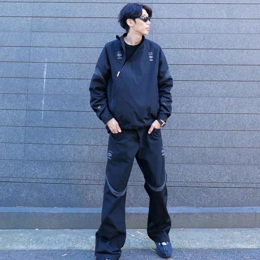 Opening Project 303 Cropped Jacket Charcoal, Opening Project 303 Cropped Jacket Black 착용 스타일 - 1