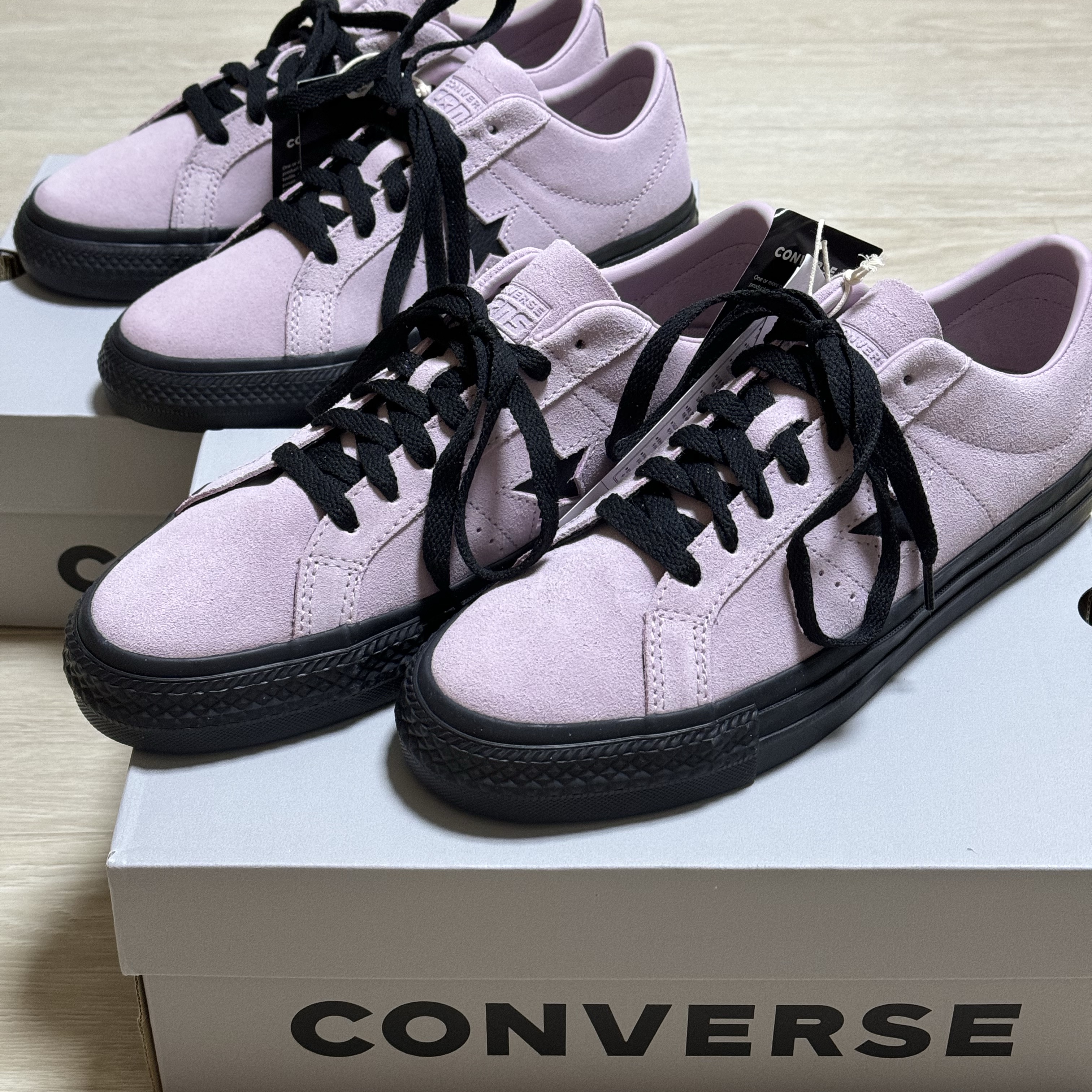 Converse One Star Pro Classic Suede Phantom Violet 착용 스타일
