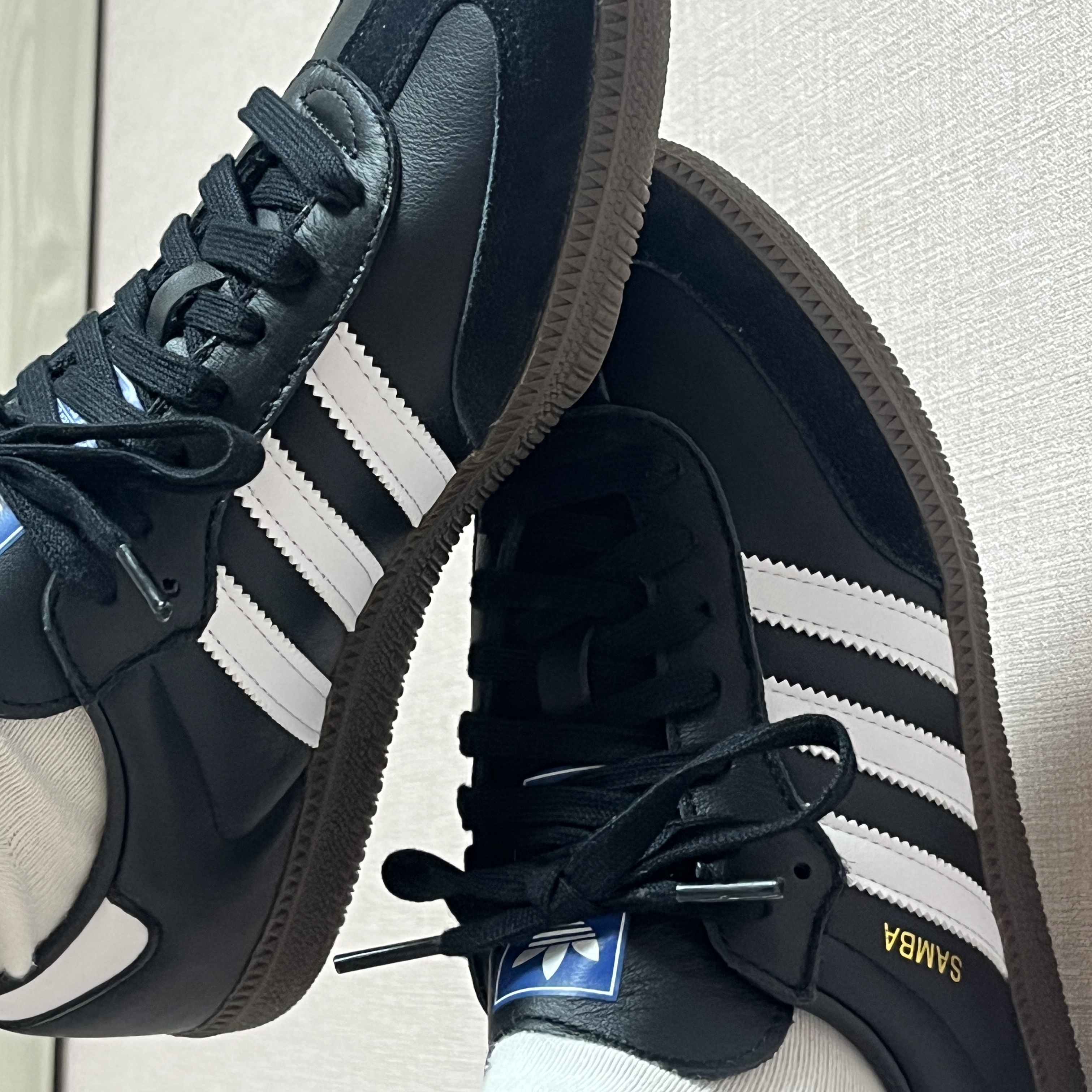 Adidas Samba OG Black White Gum 착용 스타일