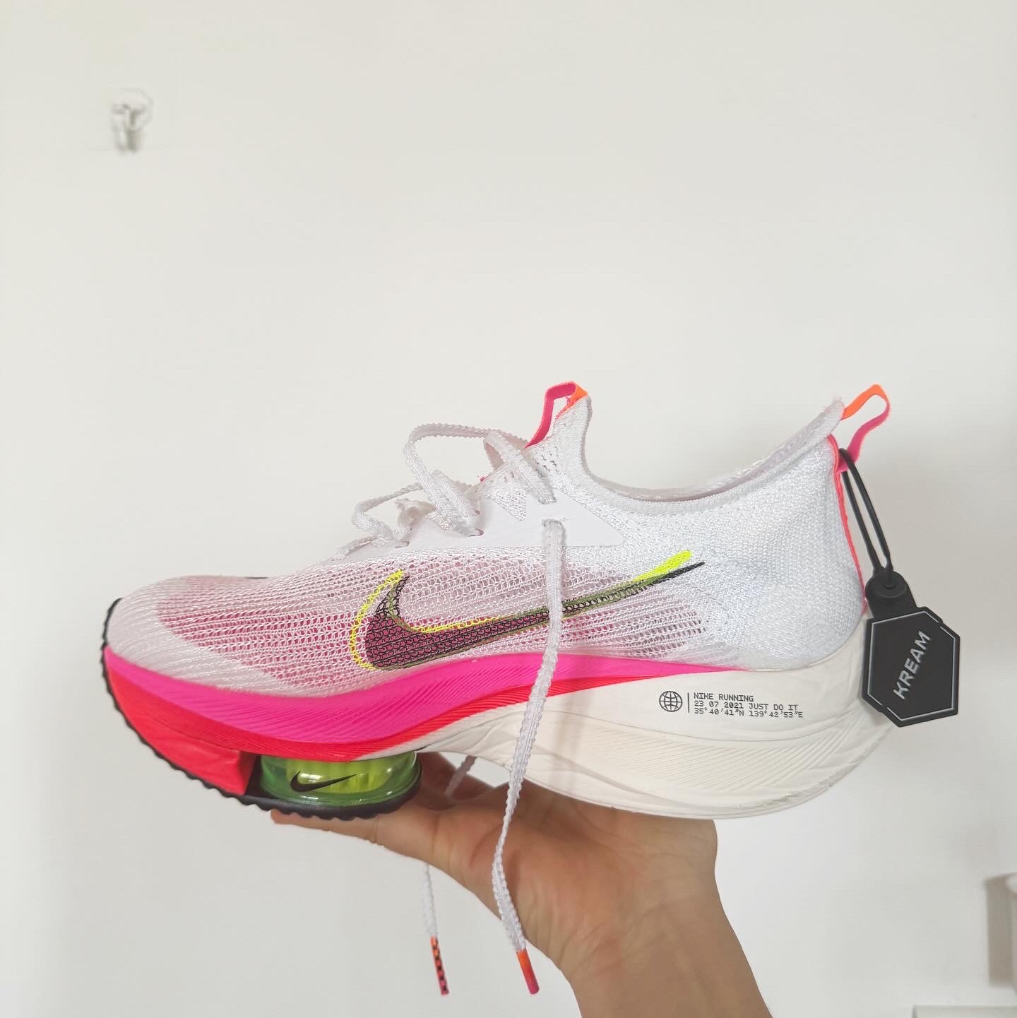 Nike Air Zoom Alphafly Next% Flyknit Rawdacious 착용 스타일 - 2