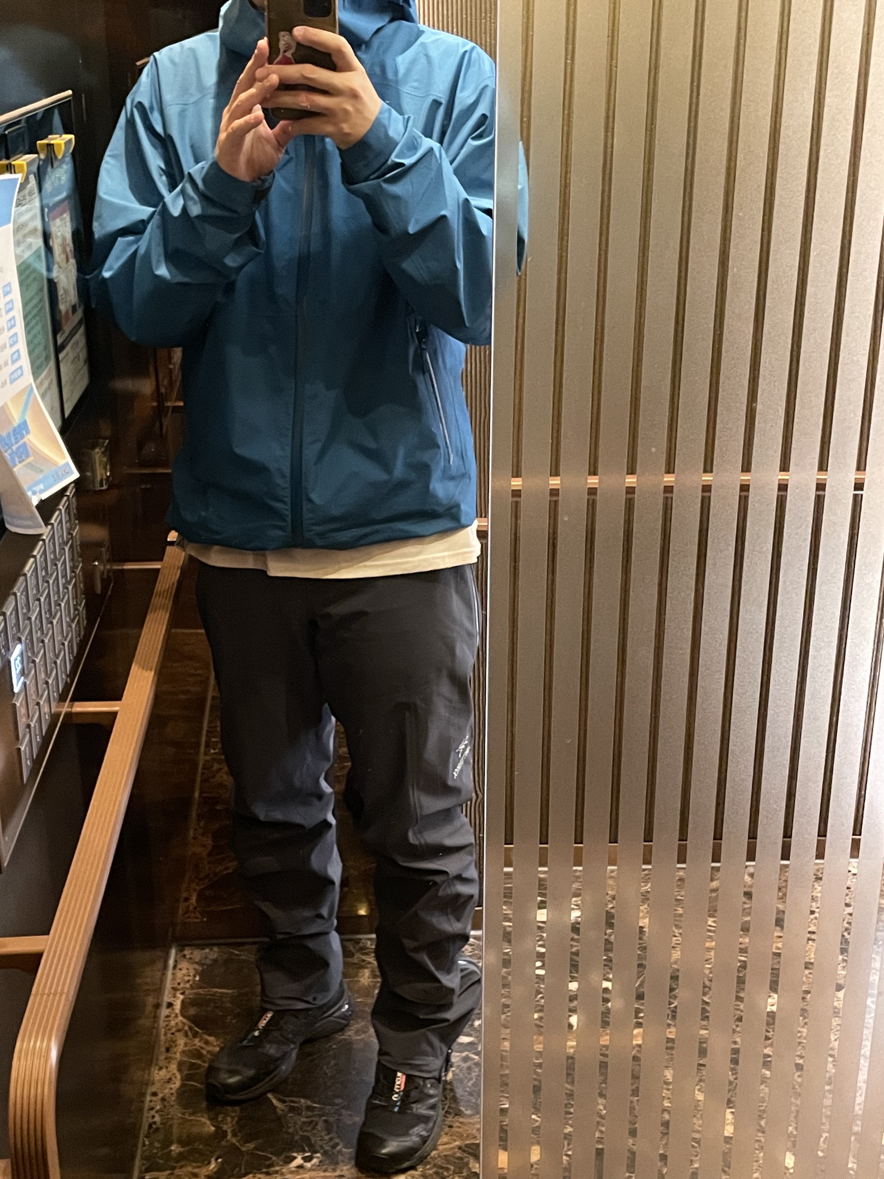 Arc'teryx Zeta SL Jacket Frenetic, Arc'teryx Beta Pants Black 착용 스타일