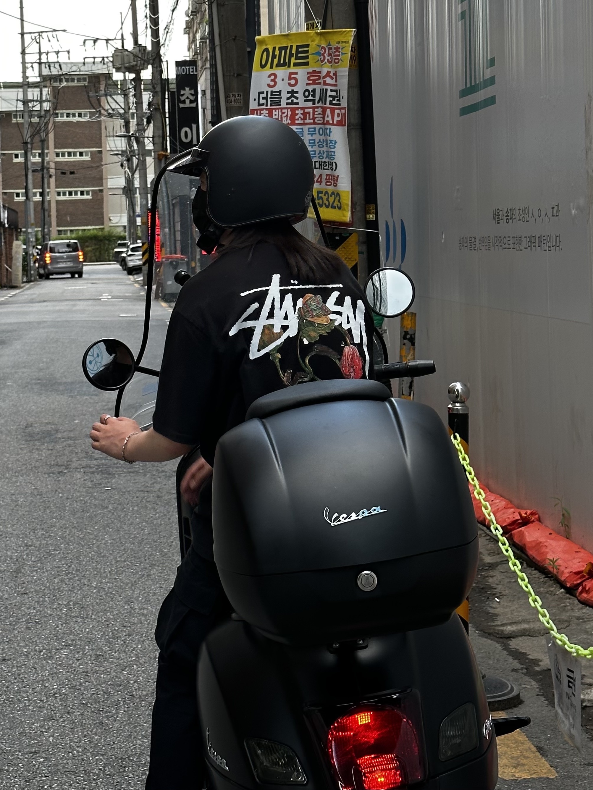 Stussy Withered Flower T-Shirt Black 착용 스타일