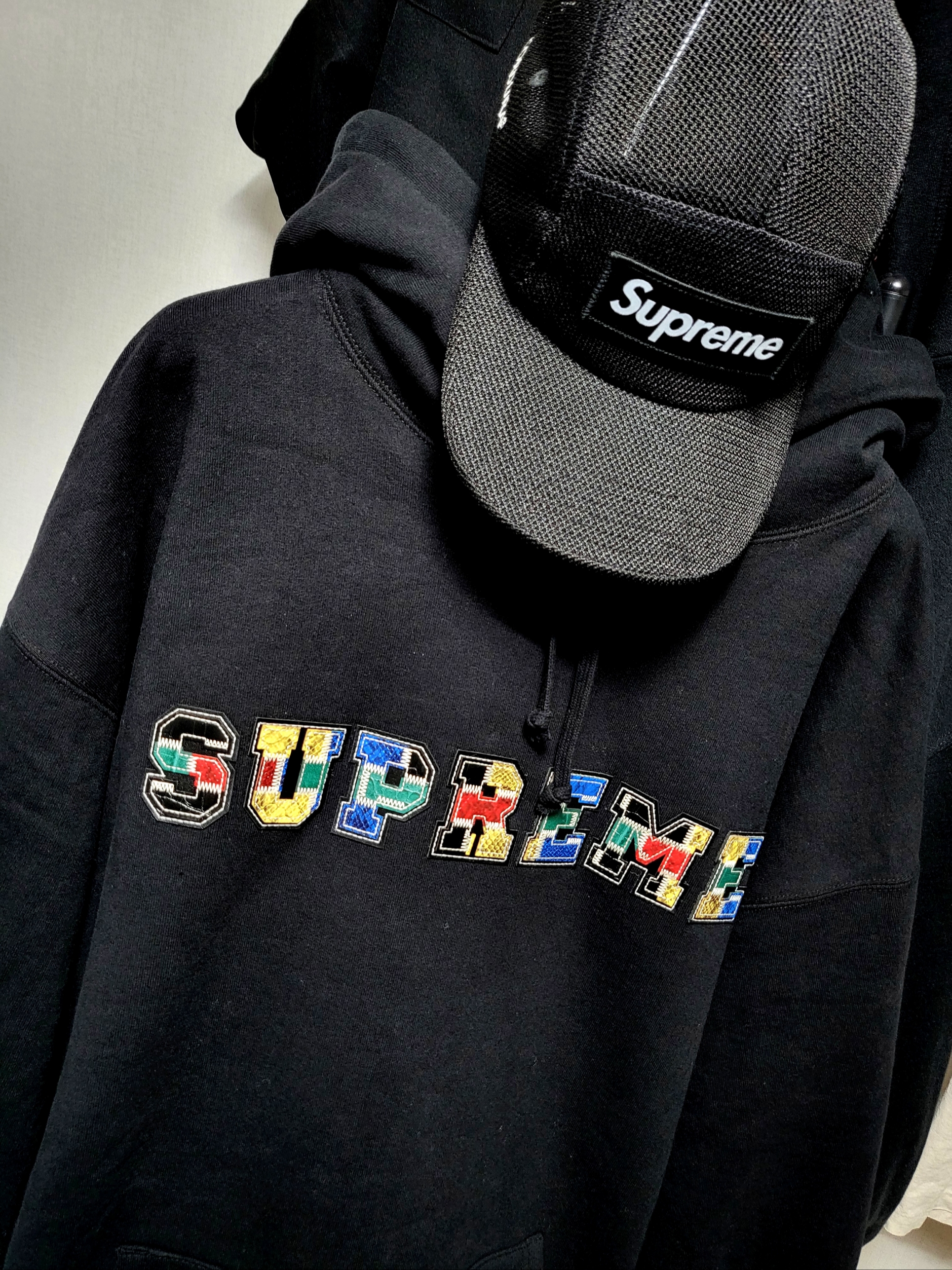 Supreme Collegiate Patchwork Leather Hooded Sweatshirt Black - 23FW, Supreme Mesh Cordura Camp Cap Black - 23SS 착용 스타일