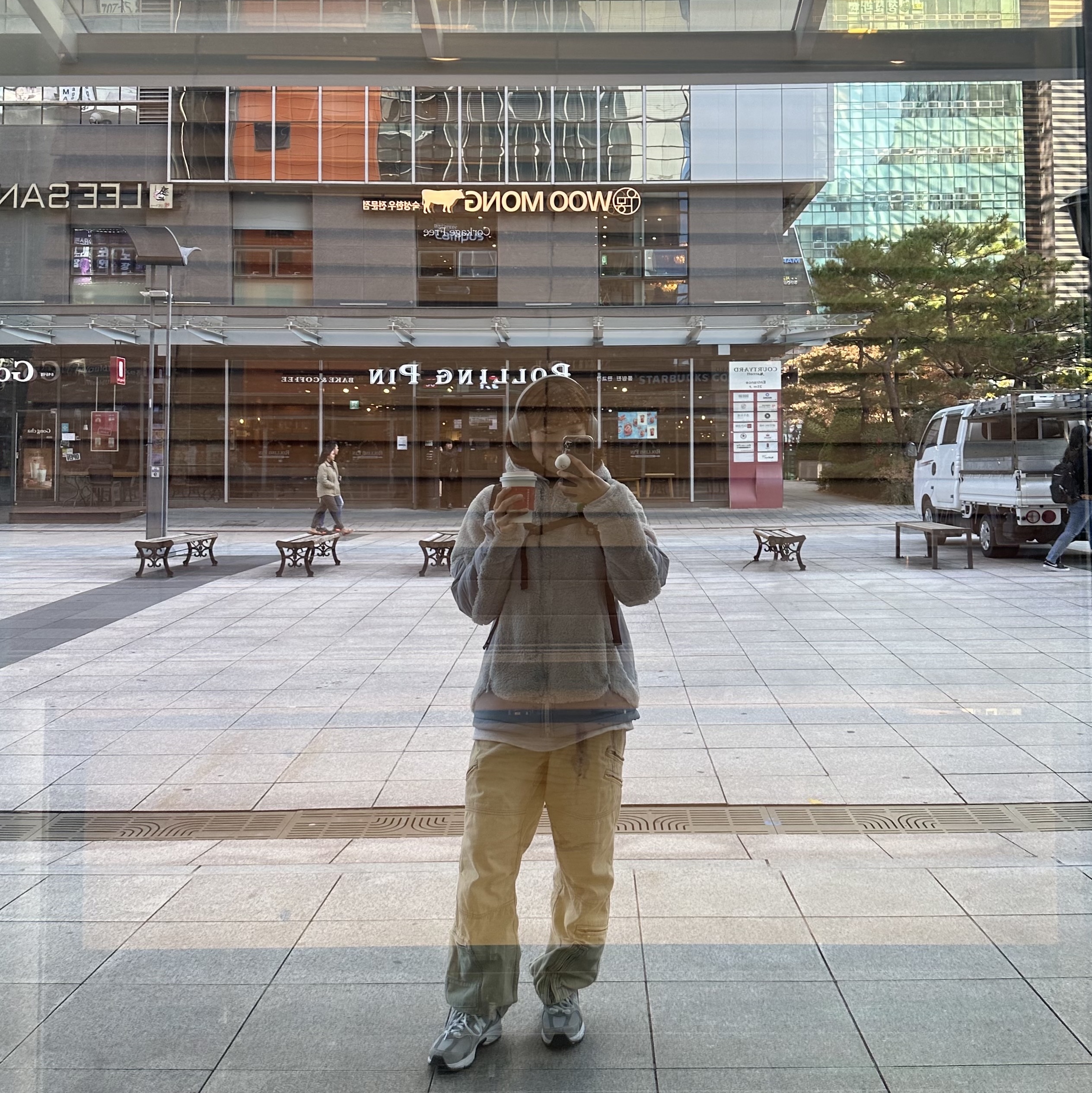Sansan Gear Fleece Hooded Jacket Light Grey - 23FW, New Balance 530 Grey 착용 스타일 - 1