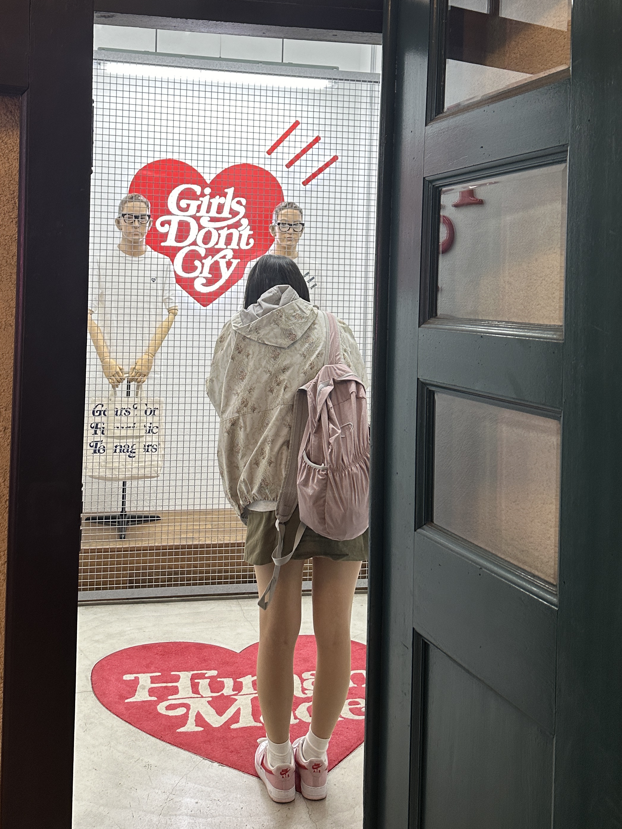 Nike Air Force 1 '07 QS Valentine's Day 착용 스타일