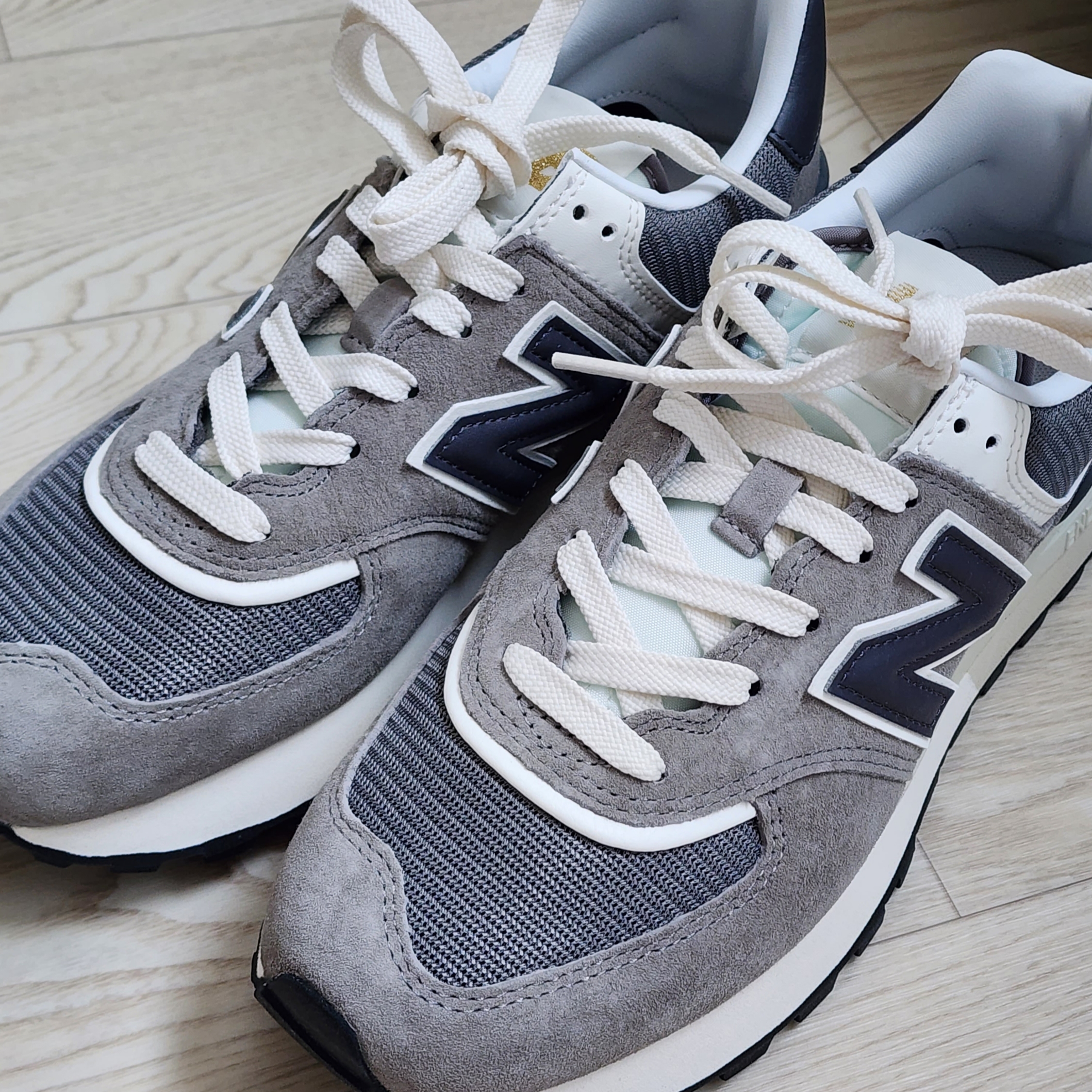 New Balance 574 Legacy Grey 착용 스타일 - 1