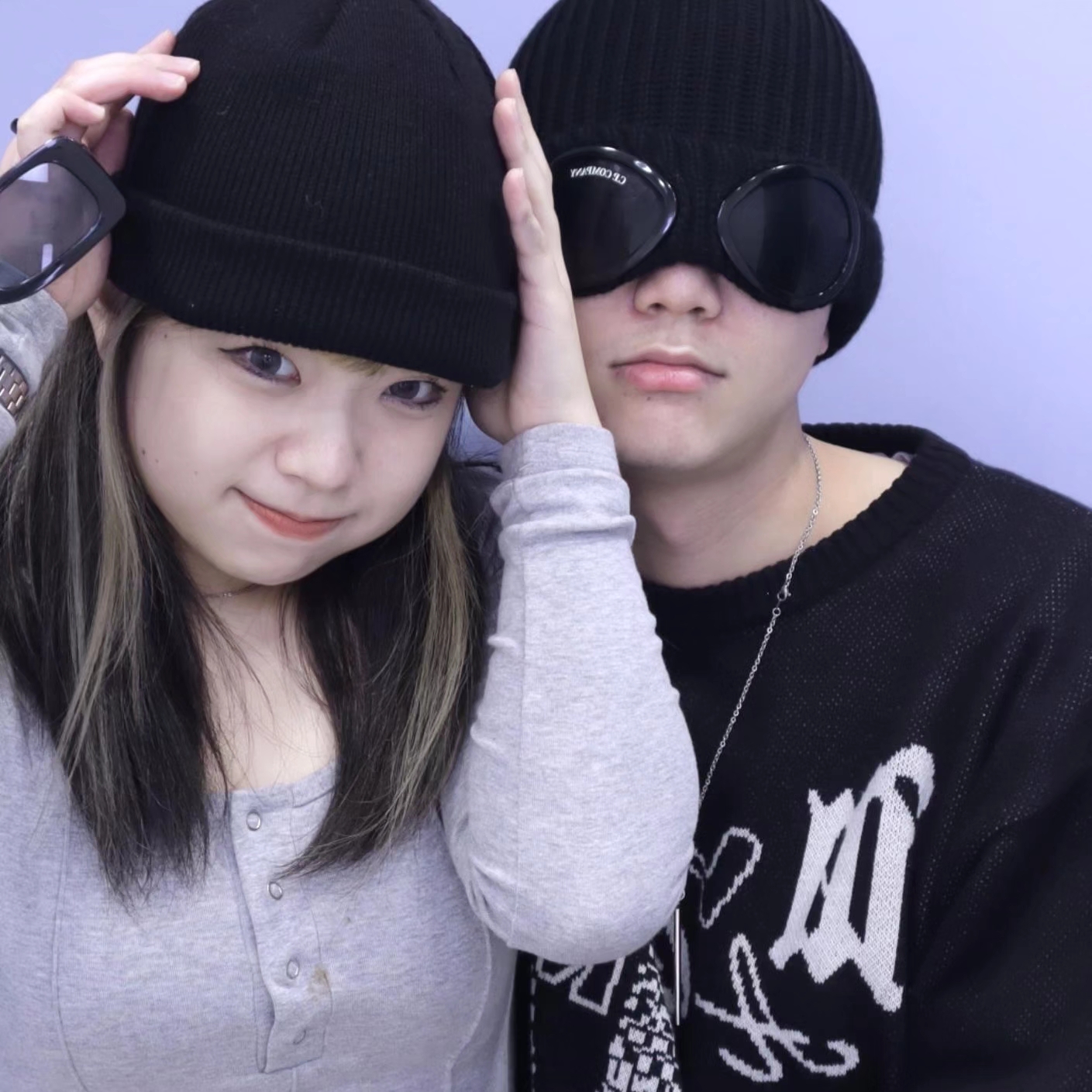 C.P. Company Extra Fine Merino Wool Goggle Beanie Black 착용 스타일 - 2