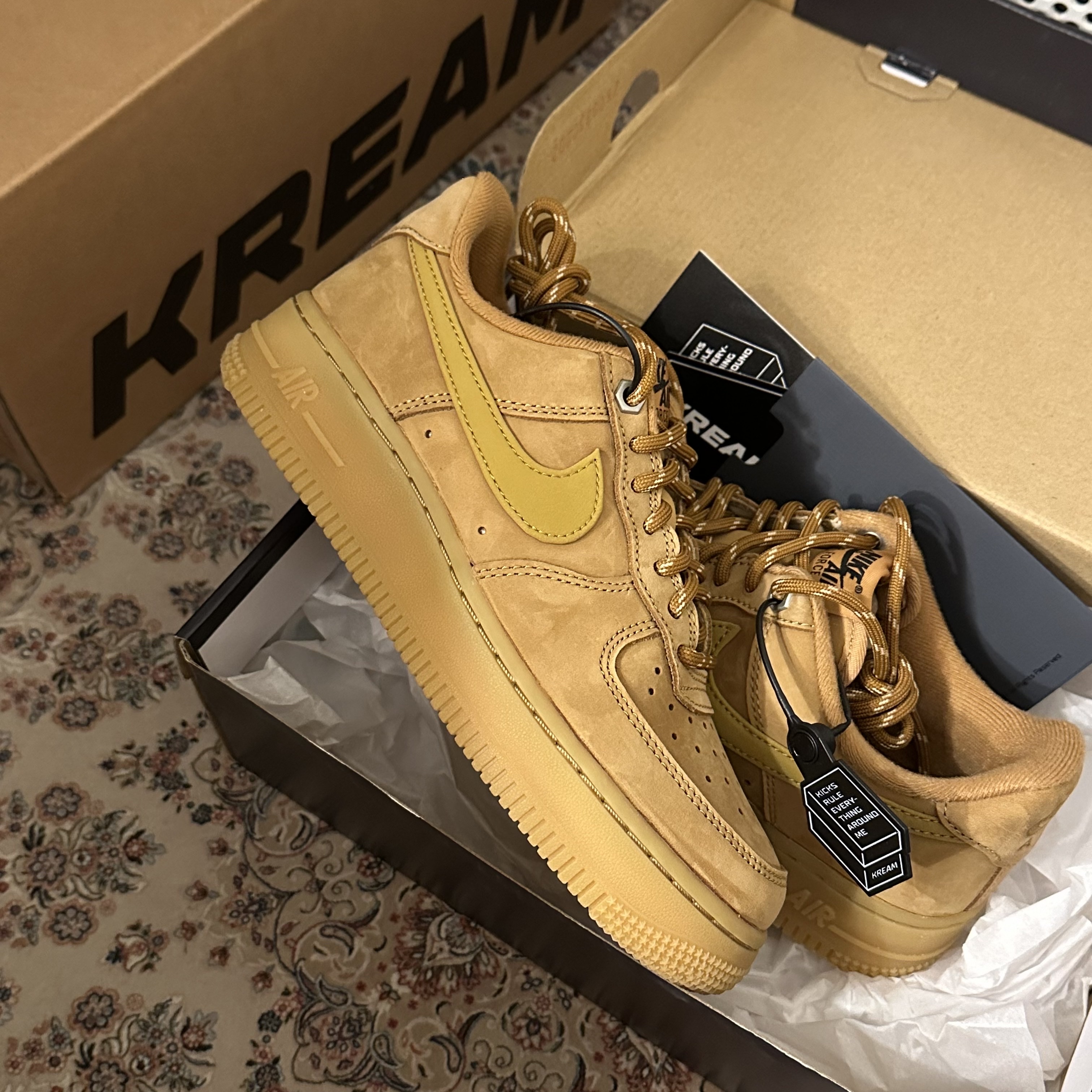 Nike Air Force 1 '07 WB Flax 착용 스타일