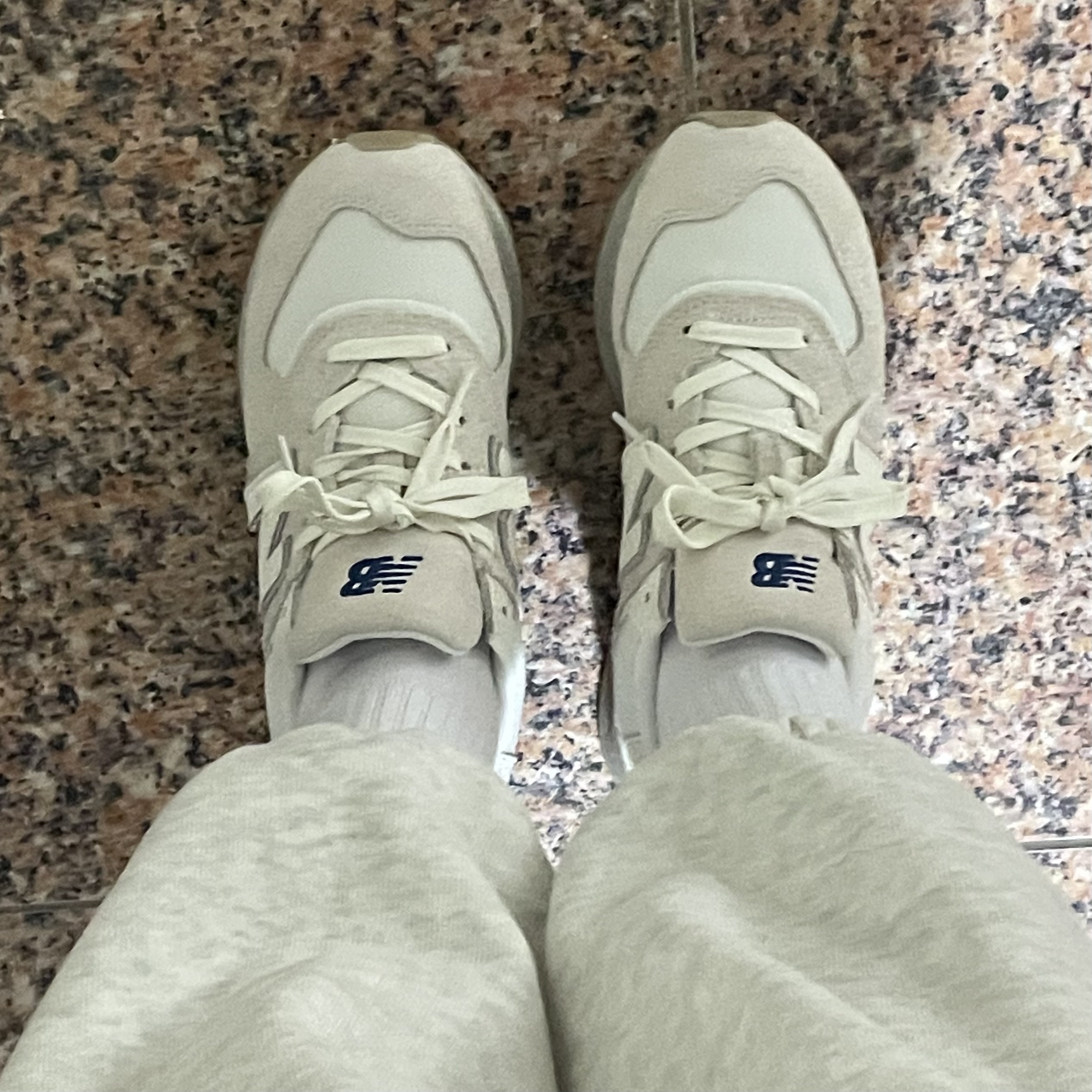 New Balance x Recto 574 Ash Cream Legacy 착용 스타일