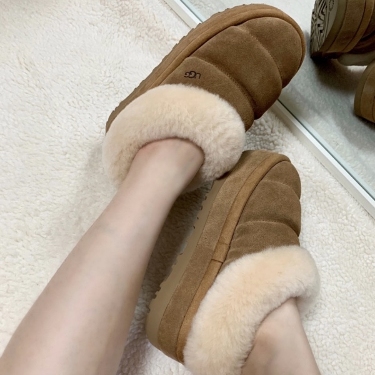 (W) UGG Tazzlita Chestnut 착용 스타일 - 1