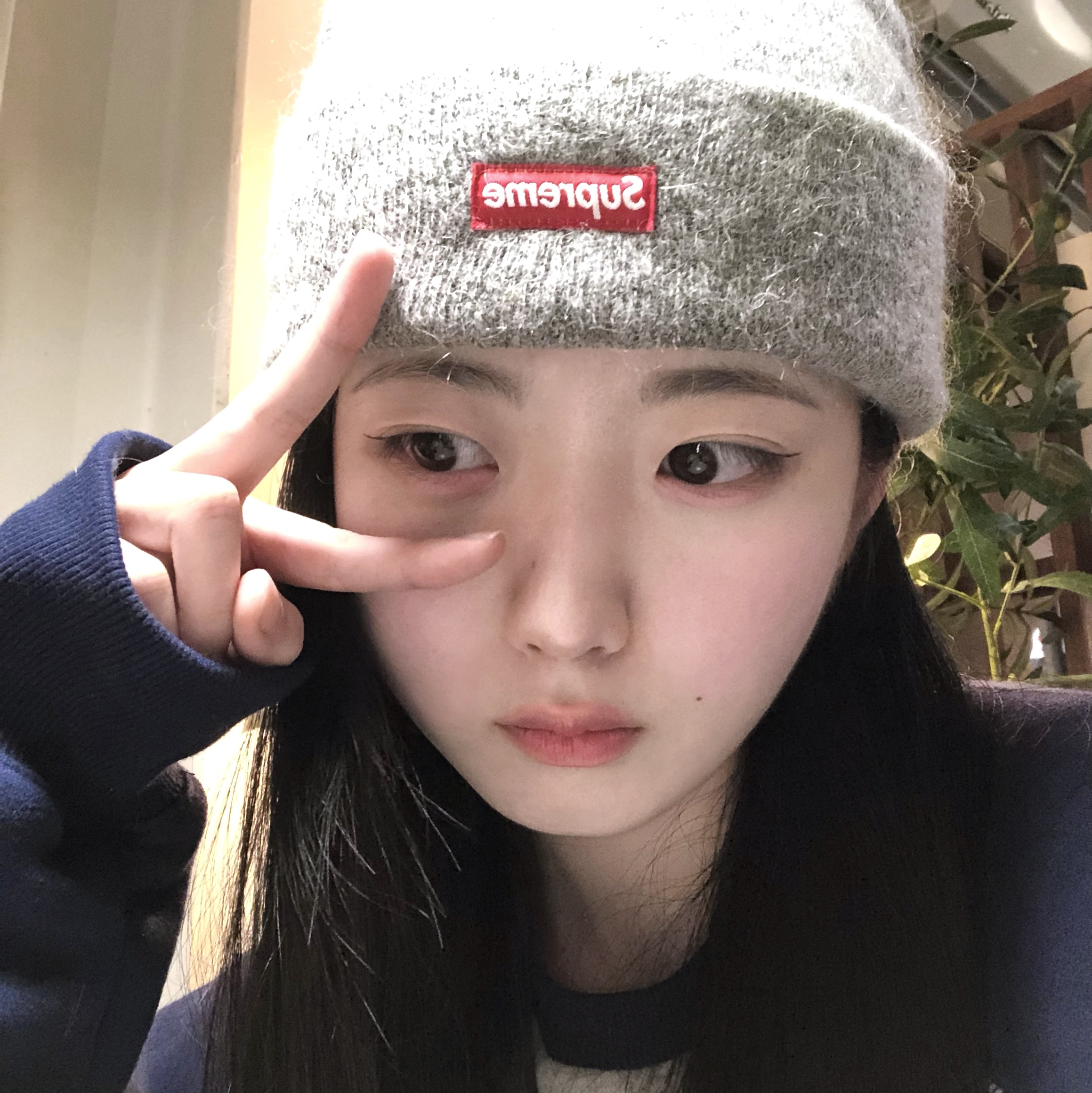 Supreme Mohair Beanie Heather Grey - 23FW 착용 스타일 - 2