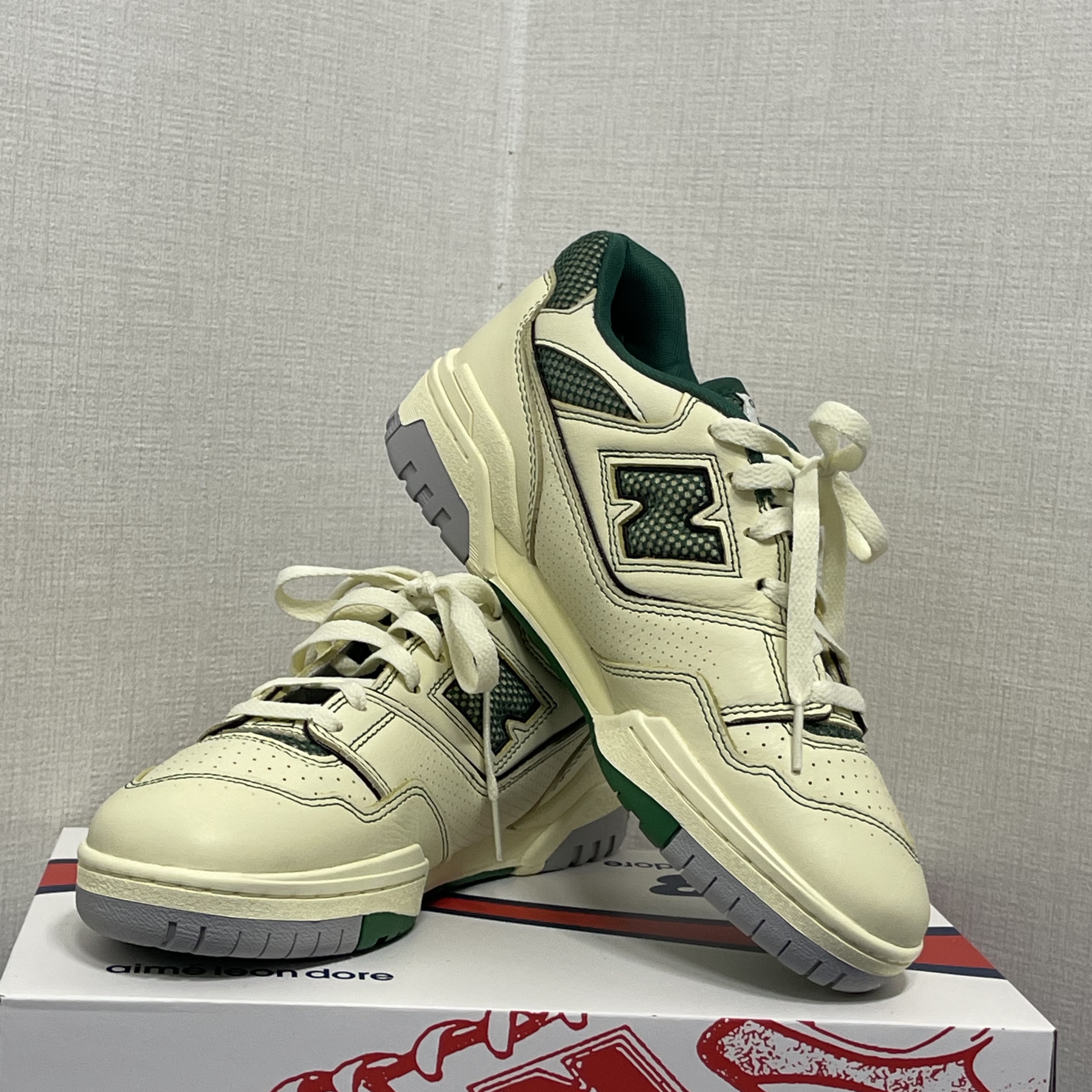 New Balance x Aime Leon Dore 550 Dawn Glow Classic Pine 착용 스타일 - 1