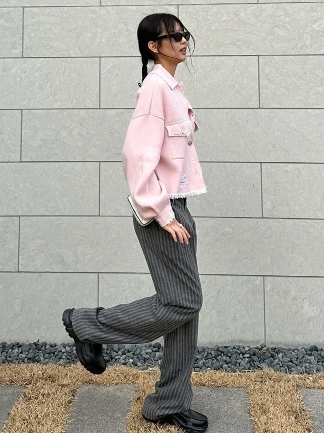 (W) Chanel Loafers Lambskin & Gold Black, (W) Tory Burch Ballet Loafer Beige 착용 스타일 - 4