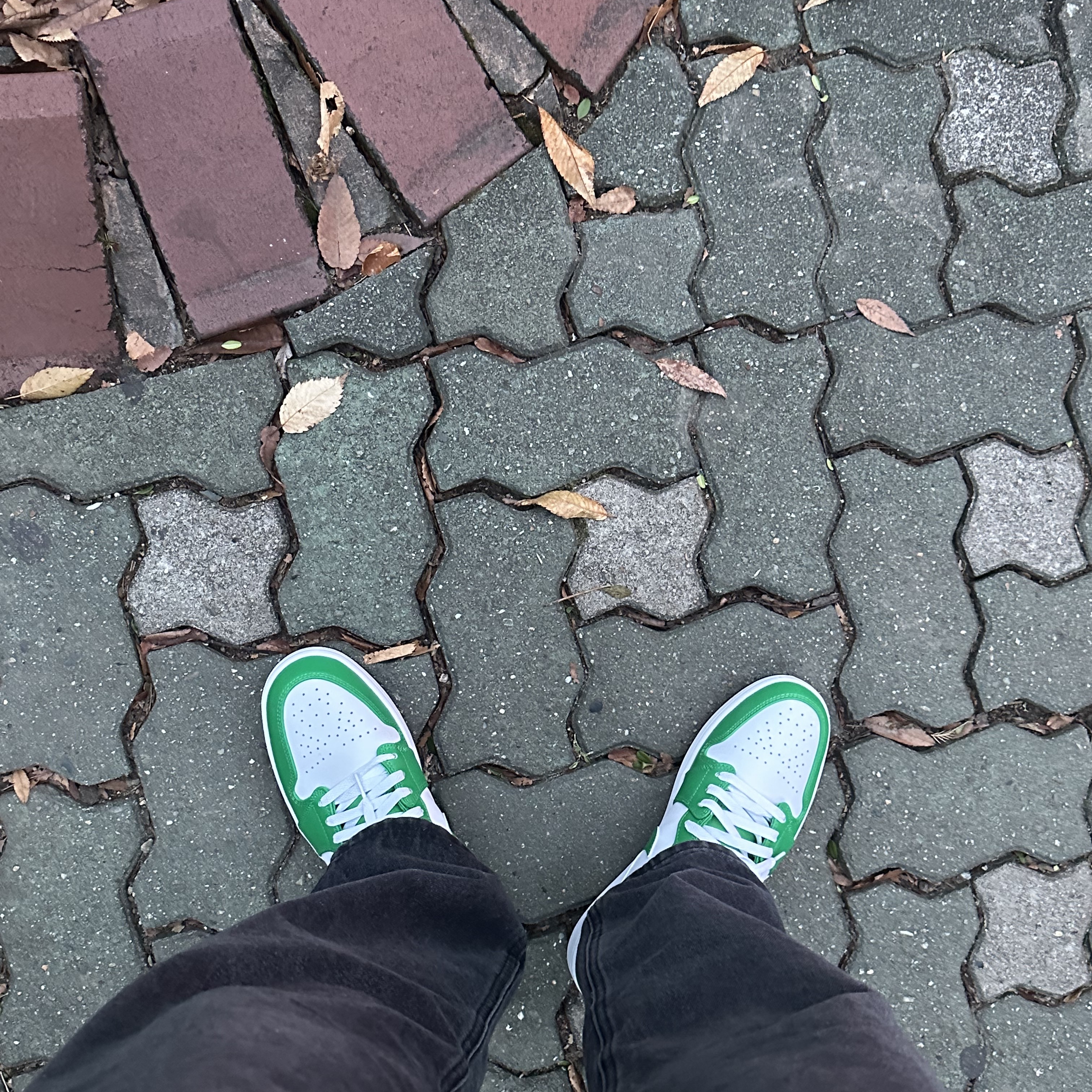 Jordan 1 Mid Lucky Green 착용 스타일 - 2
