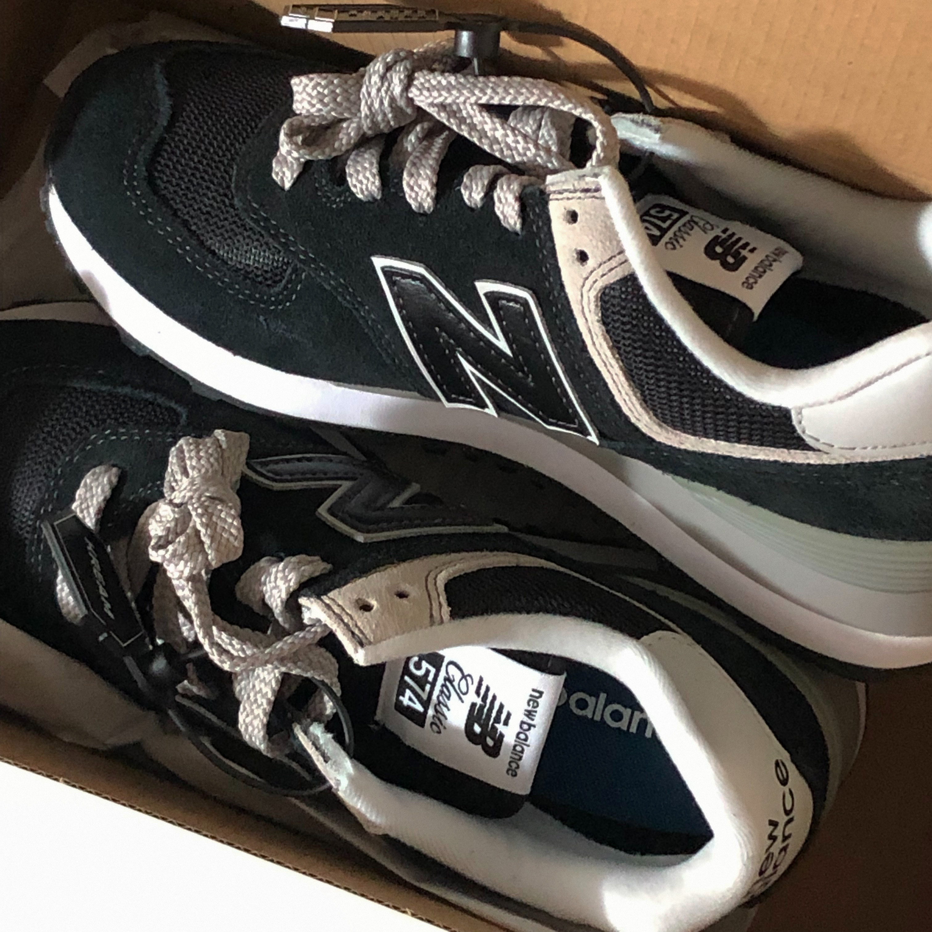 (W) New Balance 574 Black - B Standard 착용 스타일 - 2
