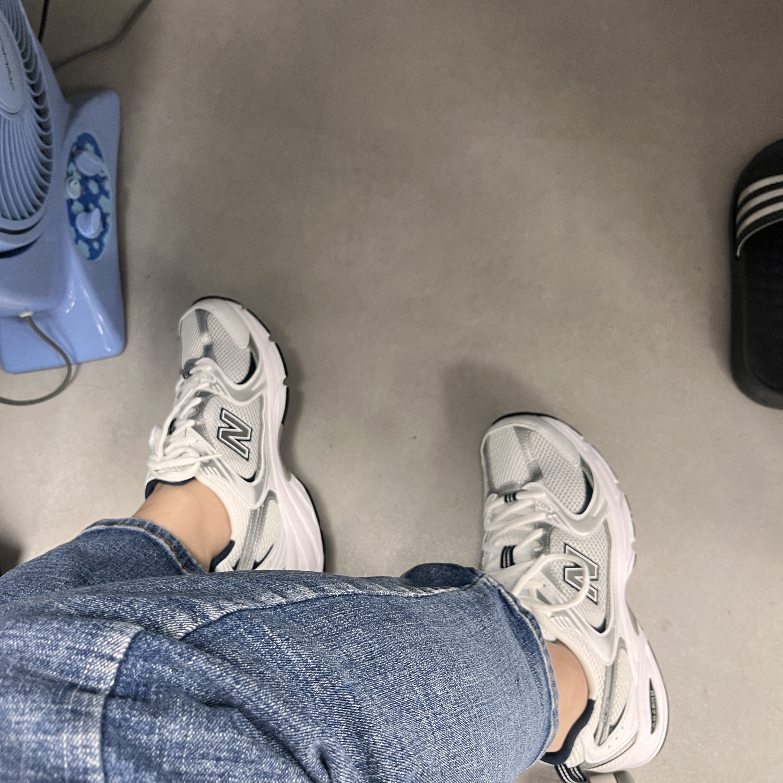 New Balance 530 White 착용 스타일 - 2
