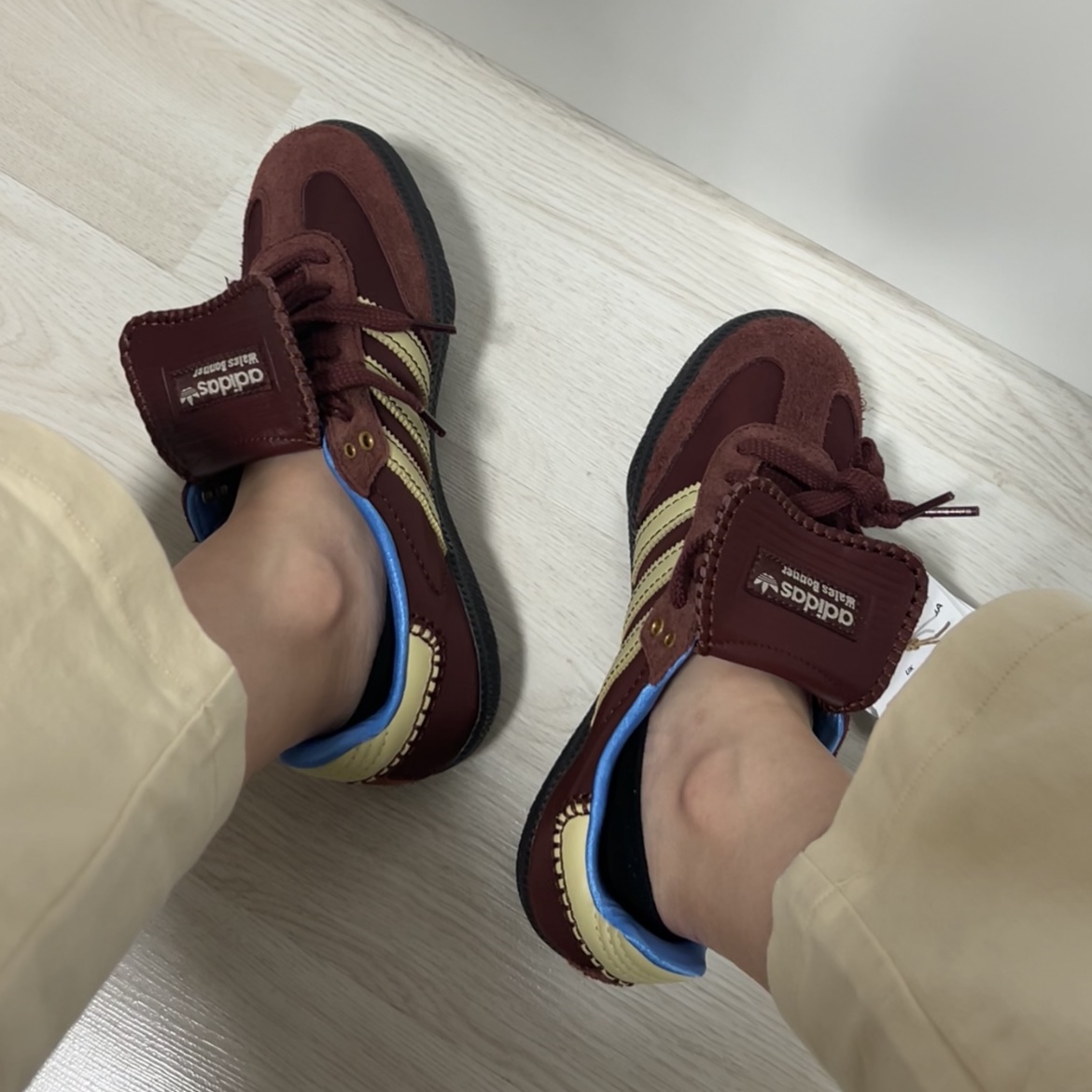 Adidas x Wales Bonner Nylon Samba Fox Brown Sandy Beige 착용 스타일 - 1
