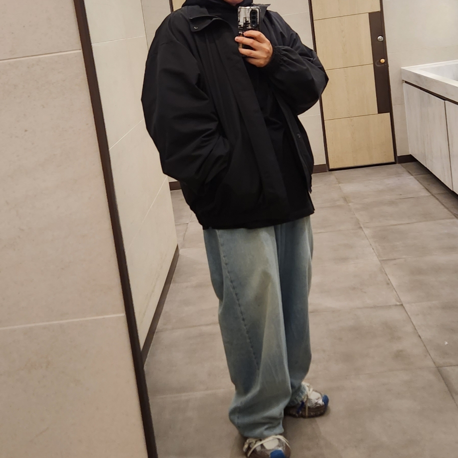 Balenciaga Denim Pull-Up Pants Light Blue, Balenciaga 3XL Sneakers Worn Out Grey White Blue 착용 스타일
