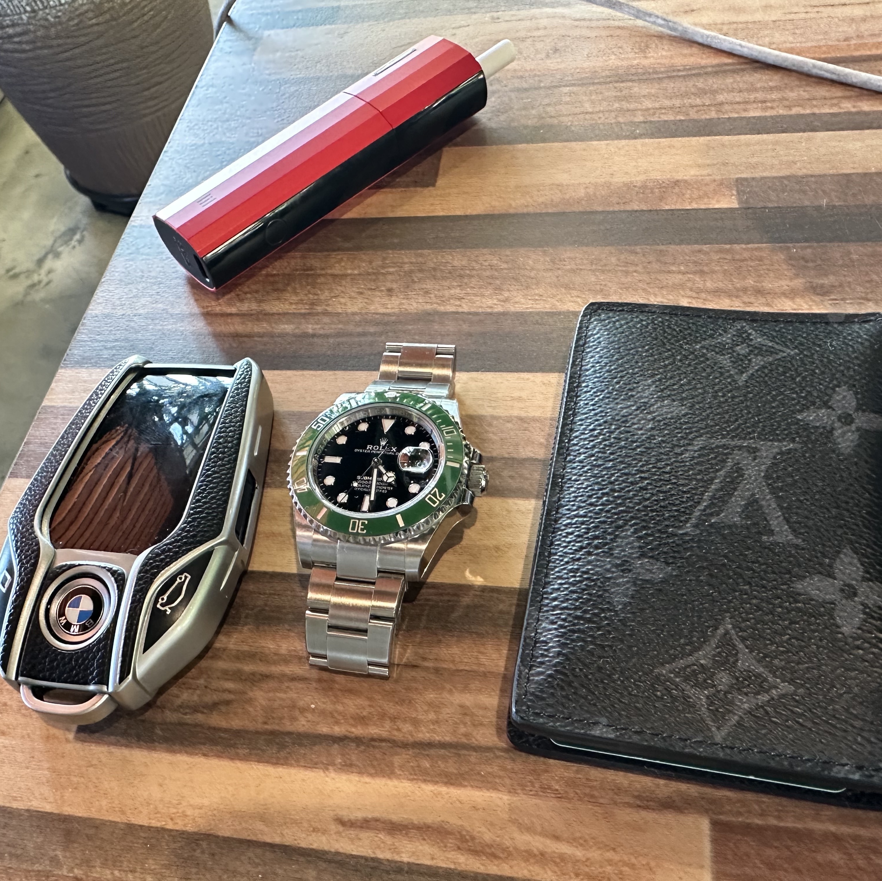 Rolex Submariner Date 41mm 126610LV Black Oyster, Louis Vuitton Pocket Organizer Monogram Eclipse 착용 스타일 - 1