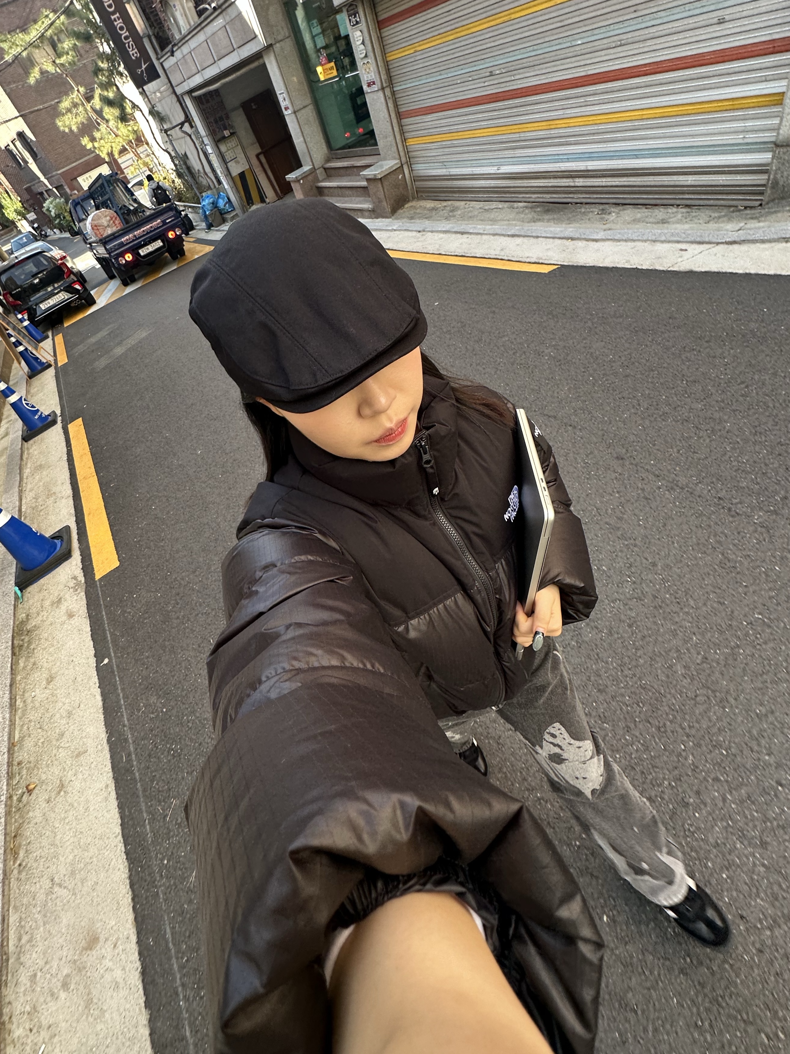 (W) The North Face White Label Novelty Nuptse Down Jacket Black, Adidas Spezial Handball Core Black Cloud White 착용 스타일