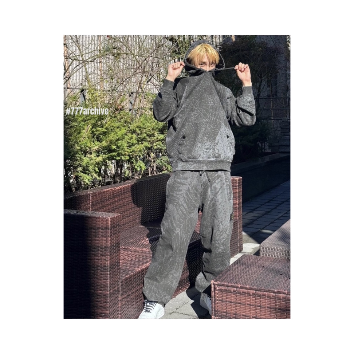 Supreme x Stone Island Hooded Sweatshirt Black - 23FW, Supreme x Stone Island Sweatpant Black - 23FW 착용 스타일 - 4