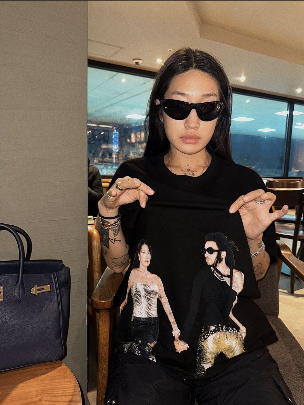 Hermes Birkin 25 Bag Togo & Gold Caban 착용 스타일