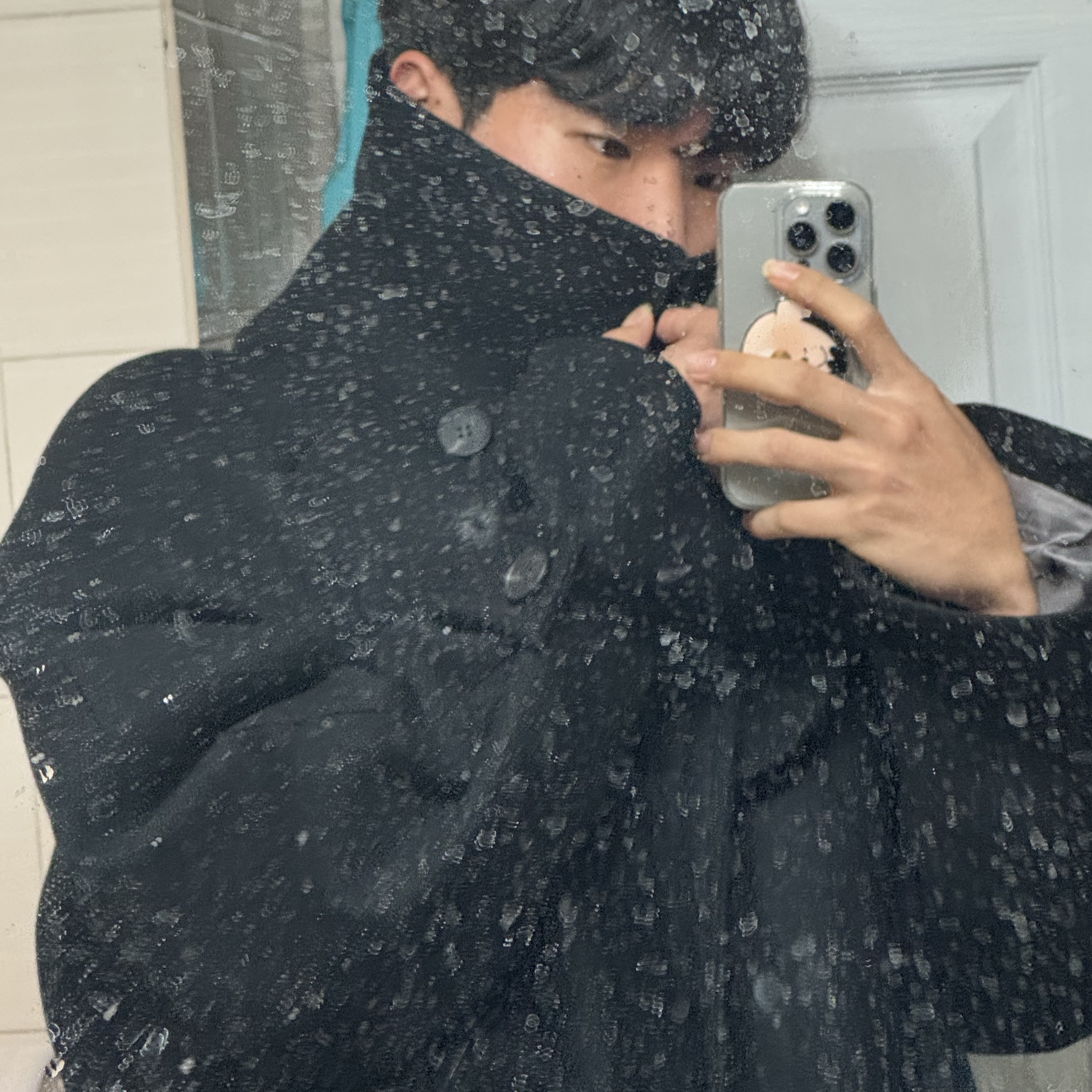 Undermycar Legion.02 Balmacaan Oversized Wool Coat Black 착용 스타일 - 2
